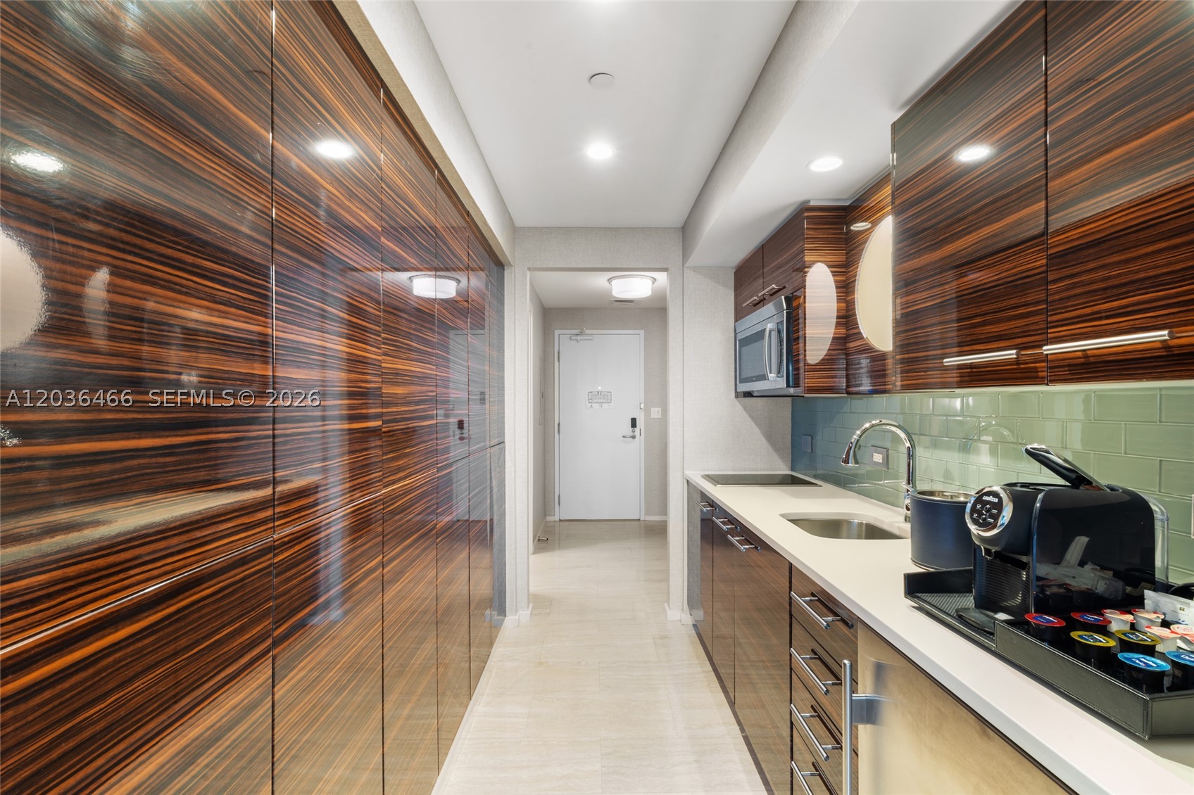 551 FLB CONDOMINIUM HOTEL - Residential