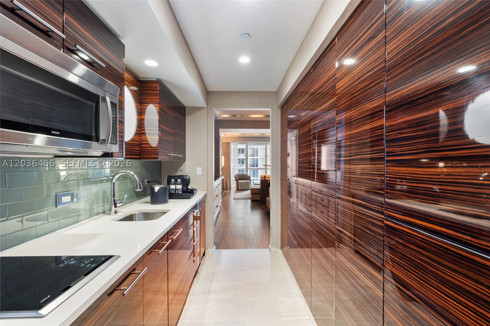 551 FLB CONDOMINIUM HOTEL - Residential
