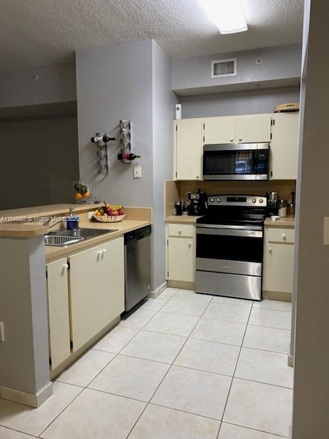 PALM GARDENS AT DORAL CON - Residential Lease