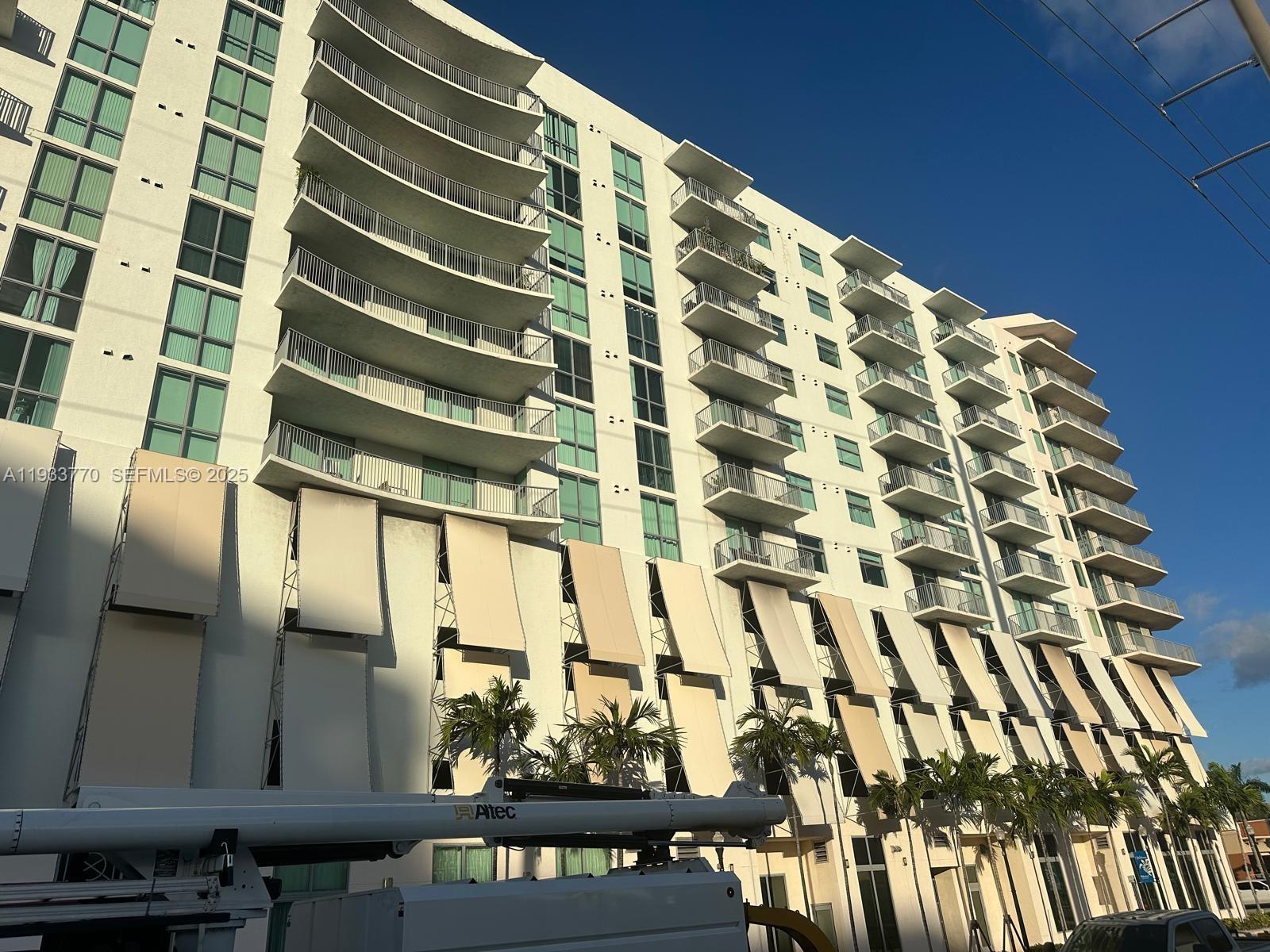 Excellent 2 BED 2 BATH AND 2 PARKING SPACES in luxury Condo , on a nice 6th floor, counter tops & stainless steel appliances.  a walk-in closet . WASHER AND DRYER INSIDE. Amenities with heated pool, Gym , Billiard & TV room, 24 hours attended lobby and secure package pickup, valet parking service, on site Management office. Live in the heart of Hollywood . Don't miss this option in one of the greatest development and valuation areas in South Florida , walk to restaurants, Banks, Market and just 3 miles to the Beach. Can be rented Immediately.
 Income-producing property located in the heart of Hollywood, just minutes from Downtown Hollywood, beaches, and major highways. Currently rented at $2,300/month with a one-year lease in place. Lease must be honored upon sale, providing immediate and stable rental income.
Excellent opportunity to own in a high-demand rental area near Dixie Hwy. 24-hour notice required for showings.
Lockbox is in the front desk