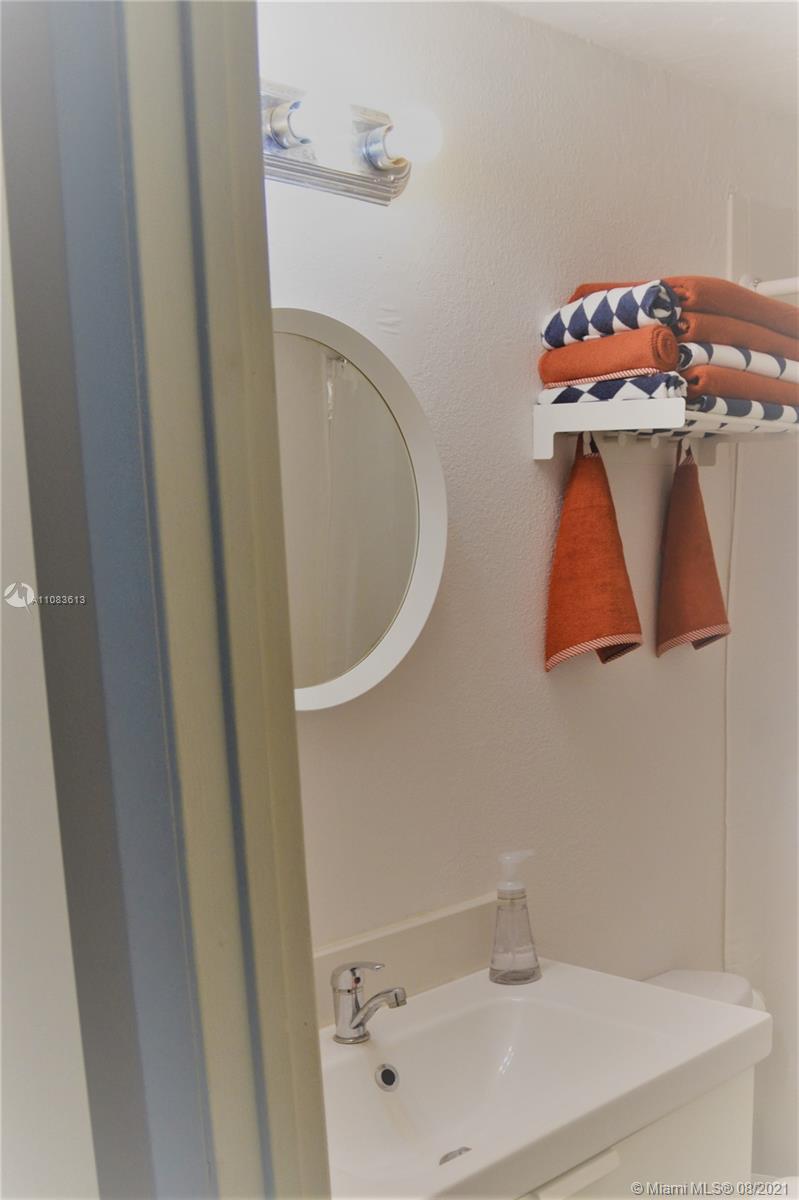 THE LOFTS AT HARDING COND - Residential Lease