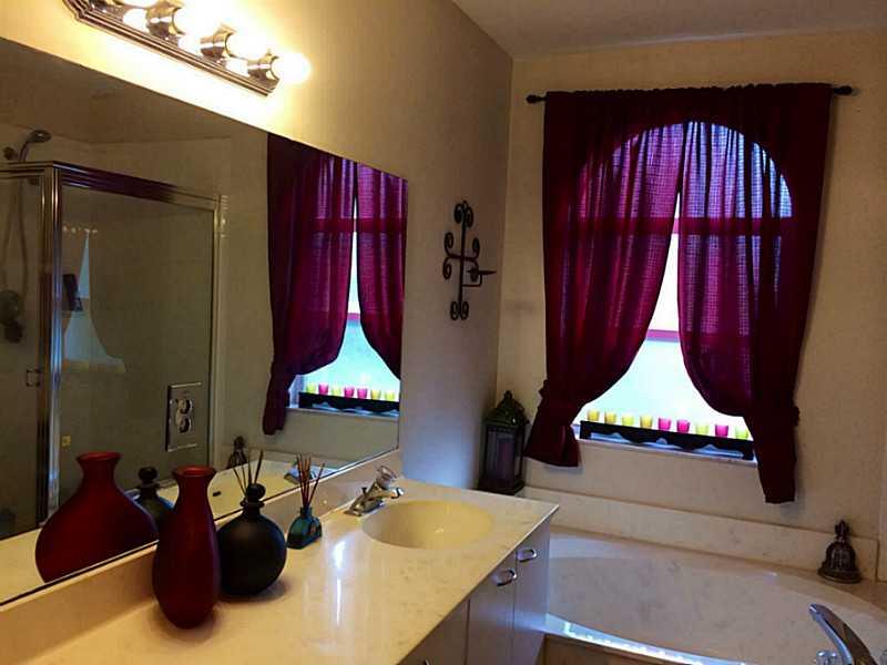 KENSINGTON 146-39 B POR P - Residential