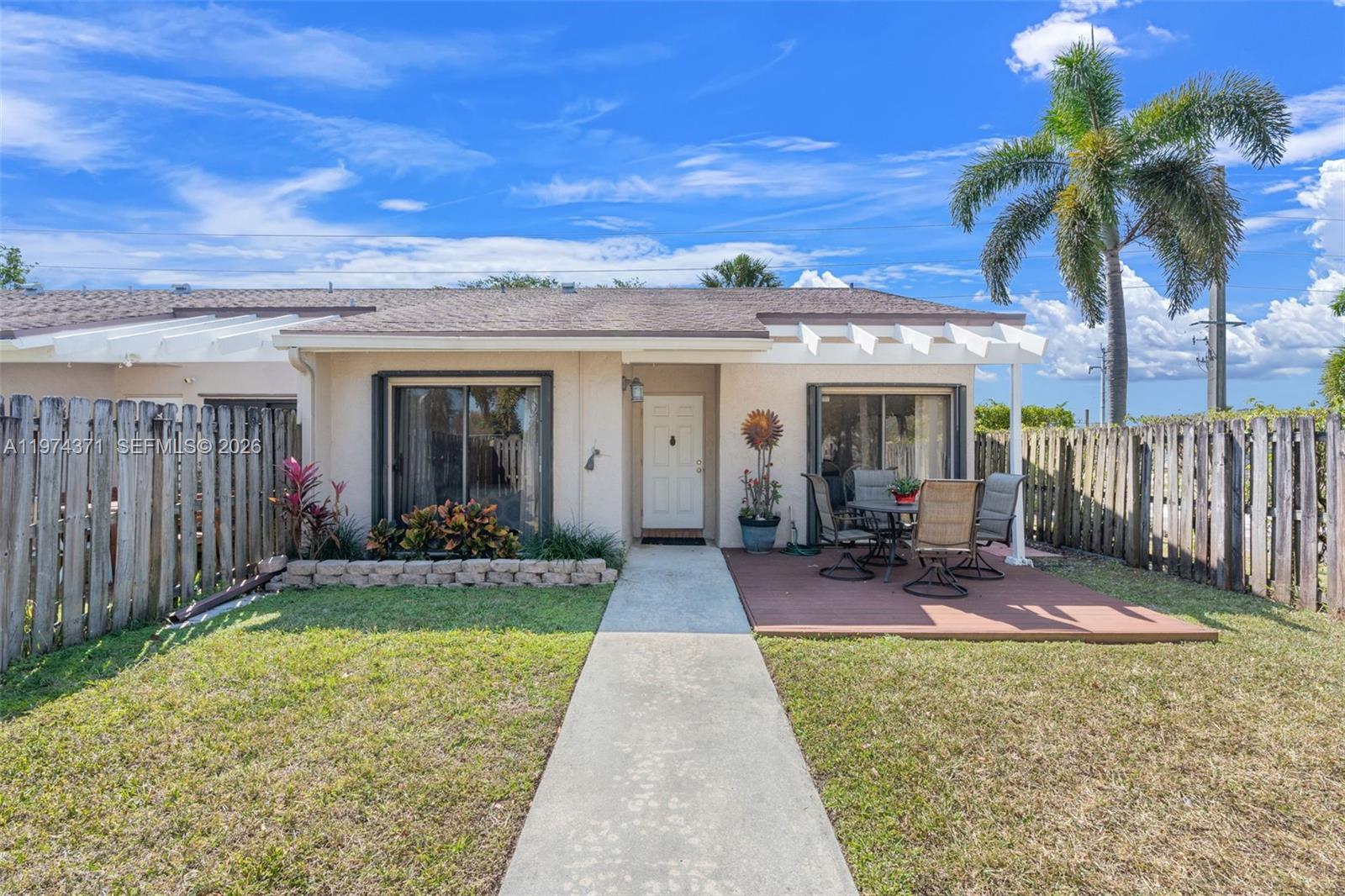 THE LAKES - Residential