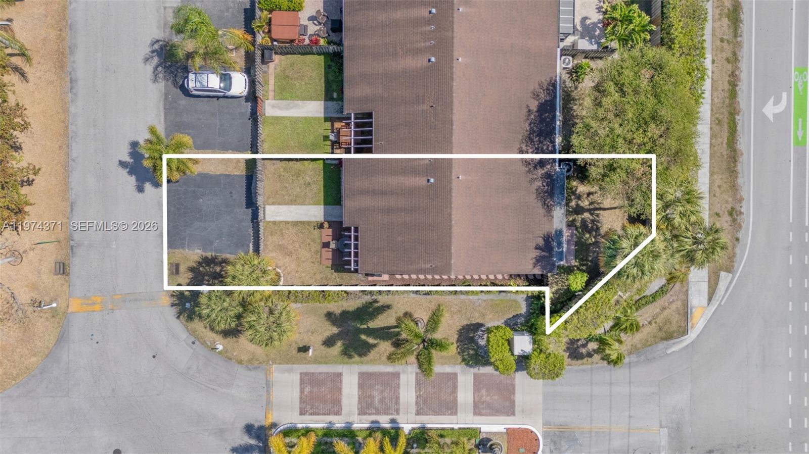 THE LAKES - Residential