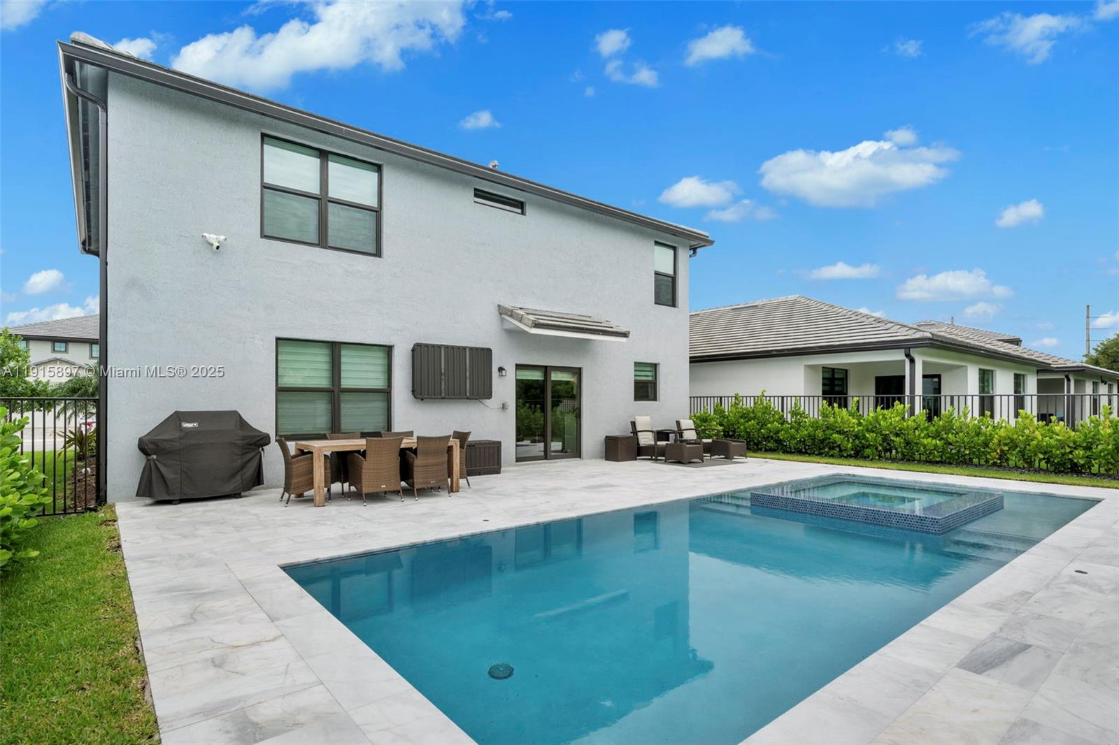 SOMERSET PLAZA - Residential