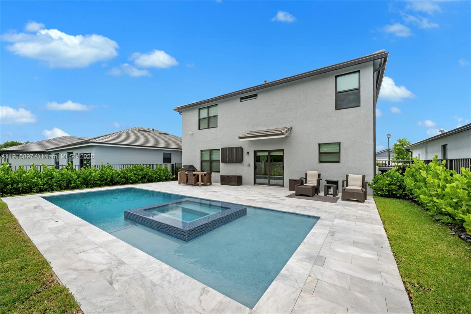 SOMERSET PLAZA - Residential