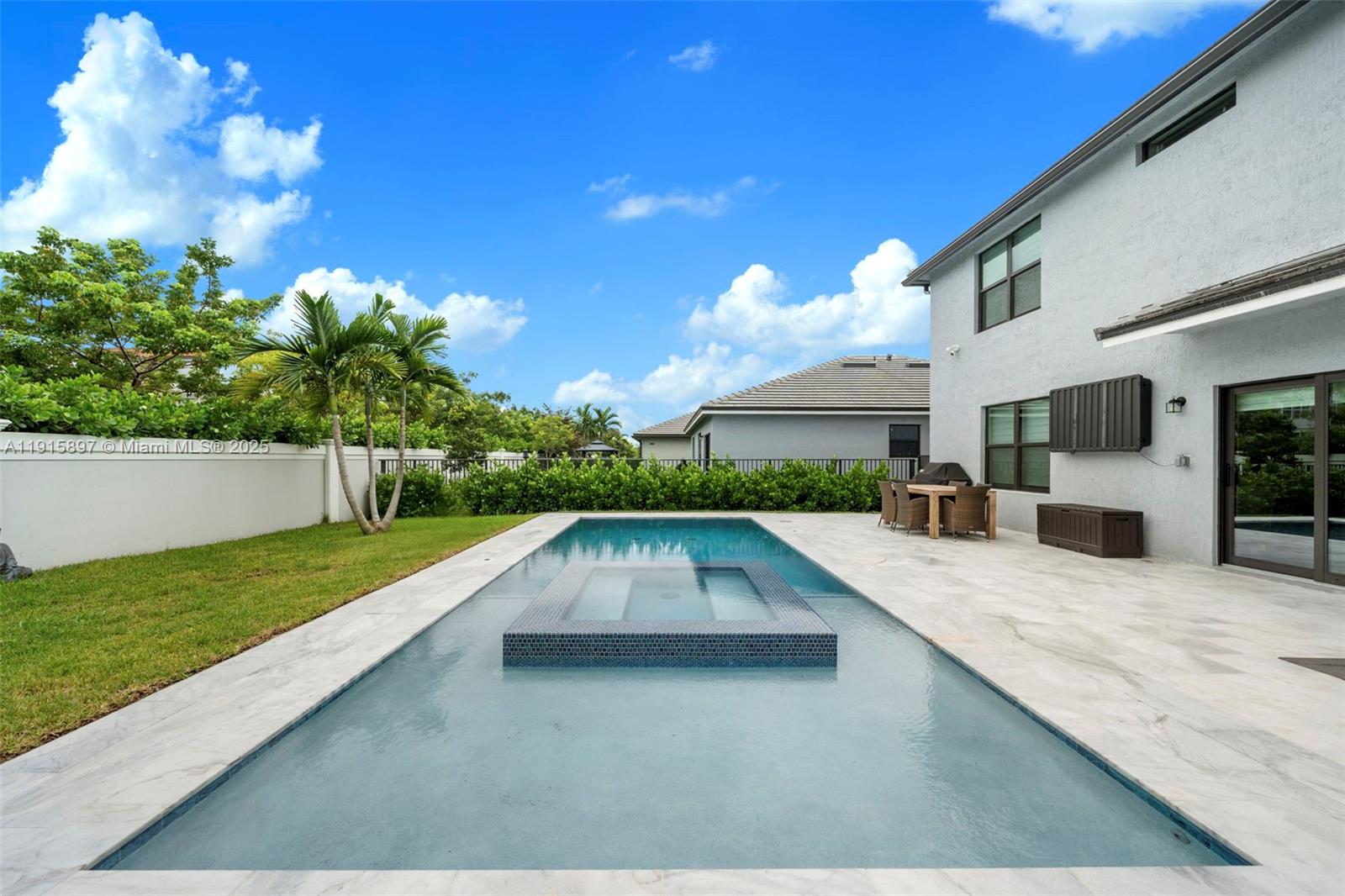 SOMERSET PLAZA - Residential