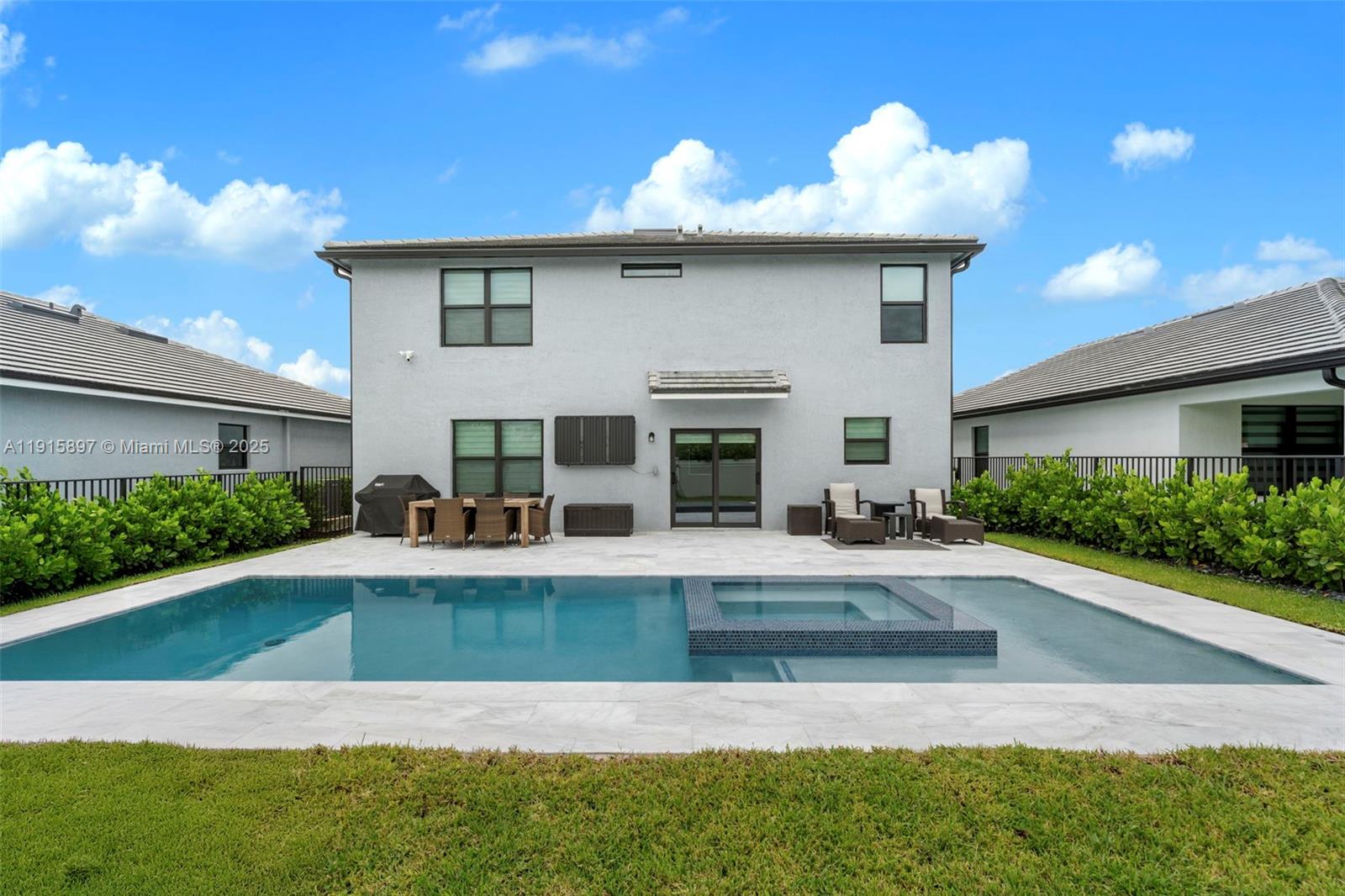 SOMERSET PLAZA - Residential