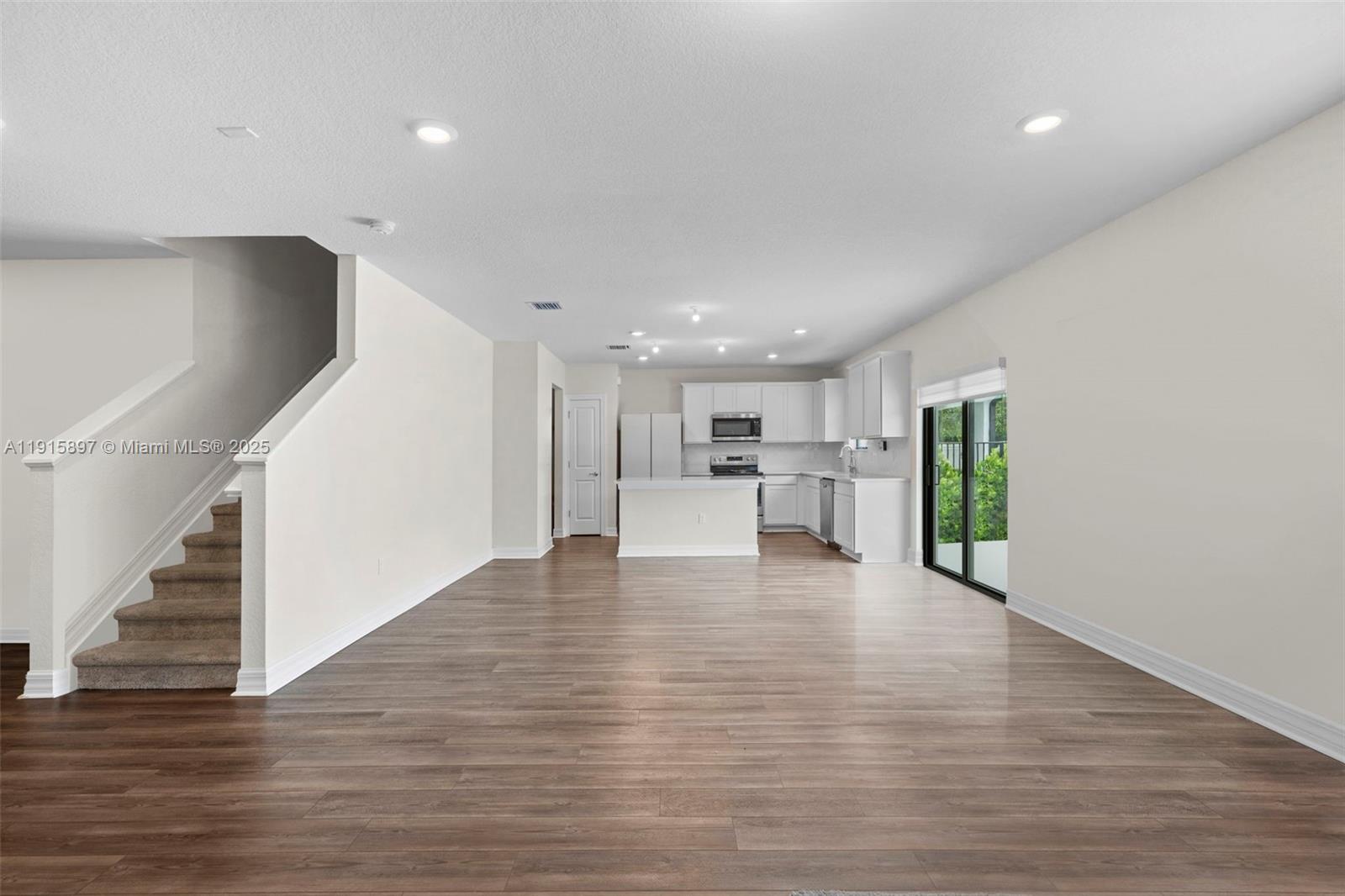 SOMERSET PLAZA - Residential