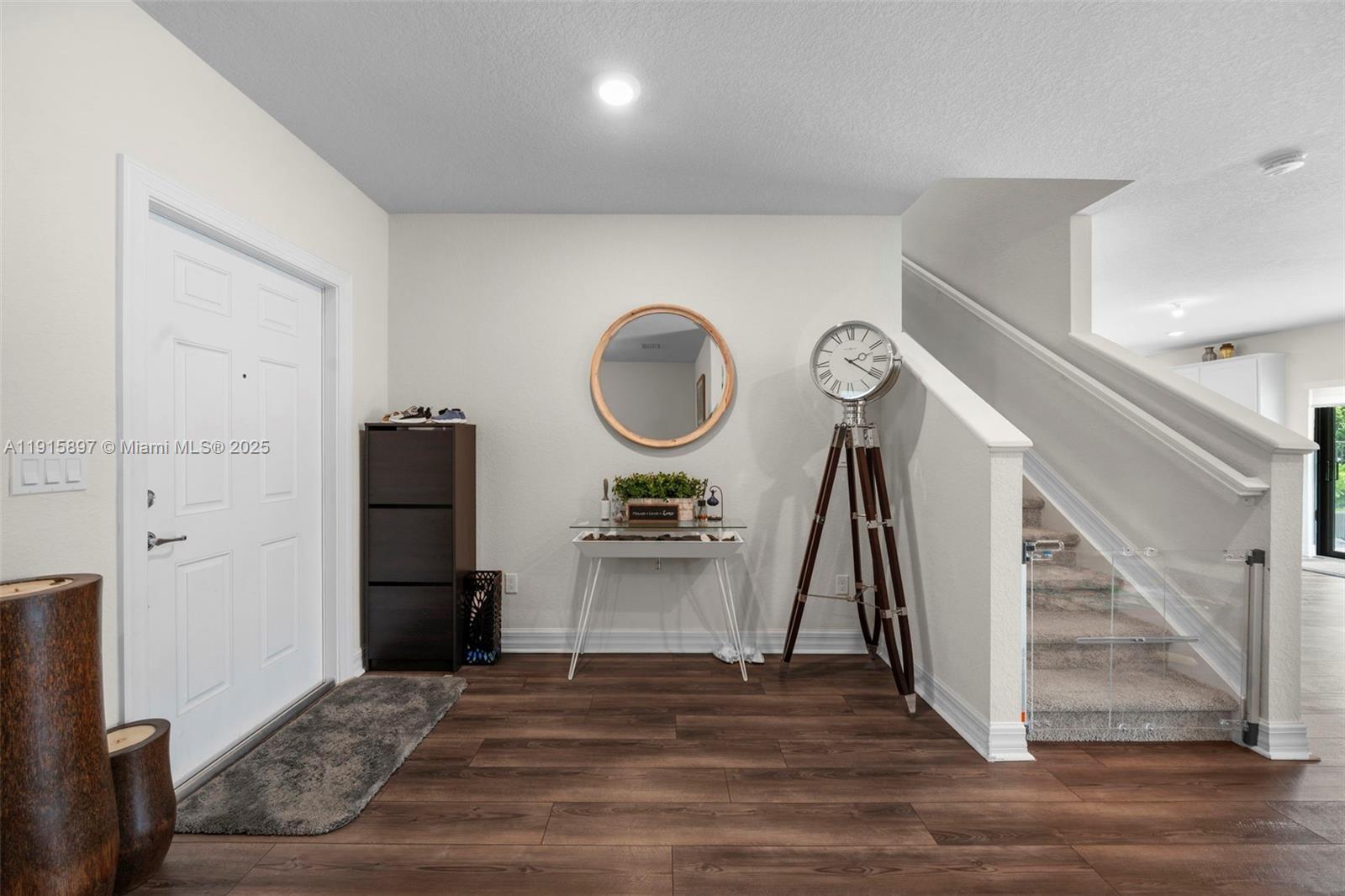 SOMERSET PLAZA - Residential