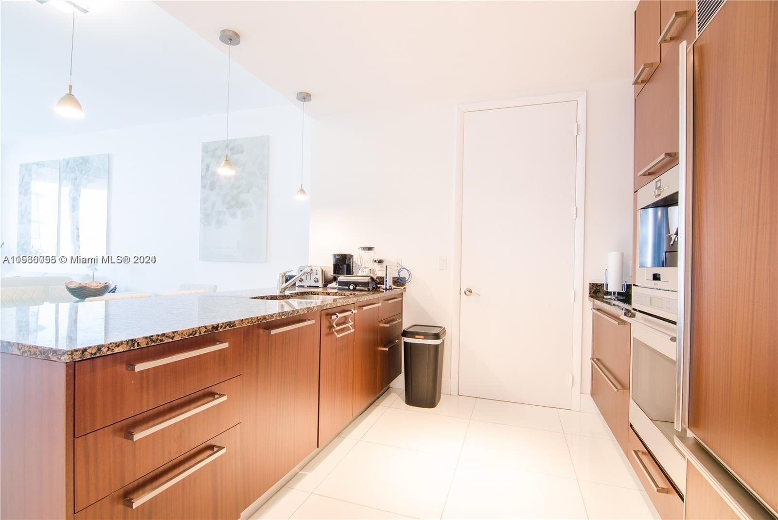 TDR TOWER III CONDO - Residential Lease