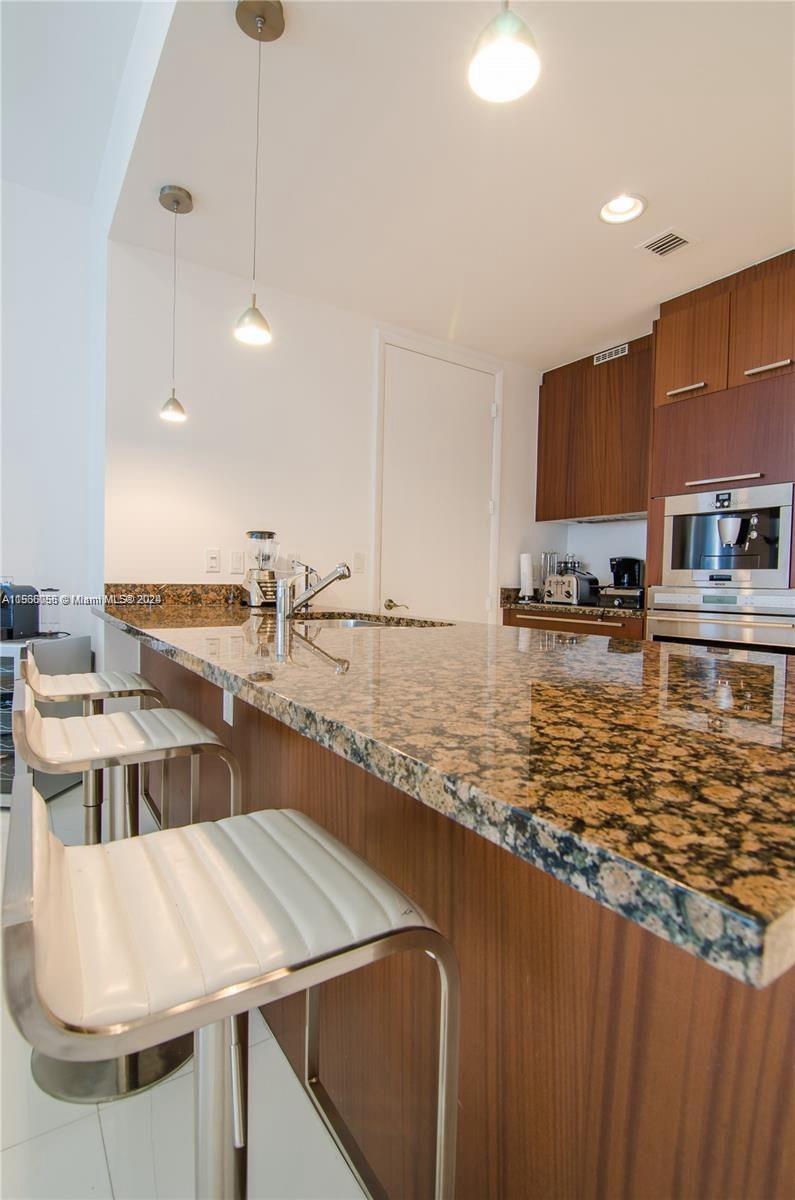 TDR TOWER III CONDO - Residential Lease