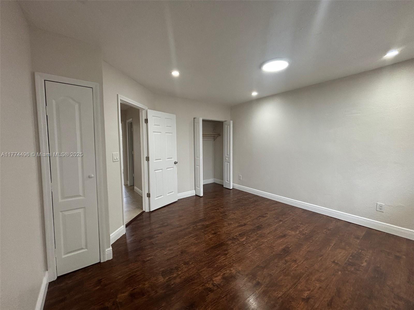 TROPICAL ESTATES - Residential Lease