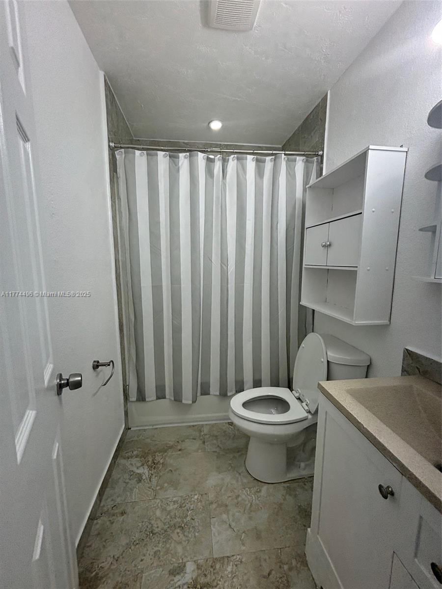 TROPICAL ESTATES - Residential Lease