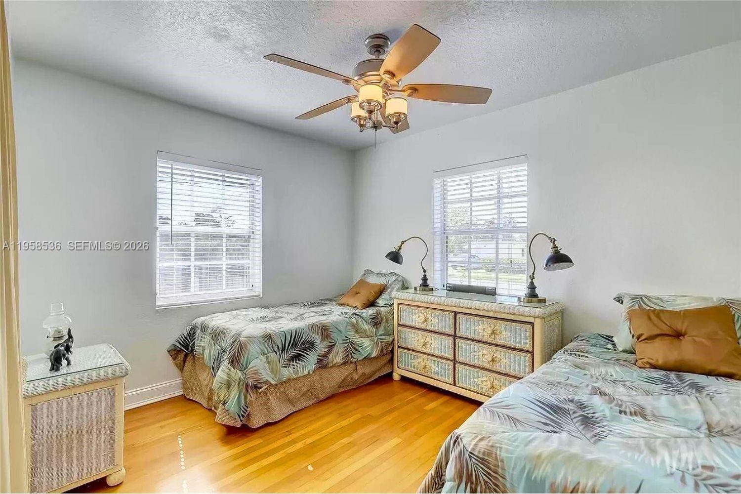 HOLLYWOOD PARK - Residential