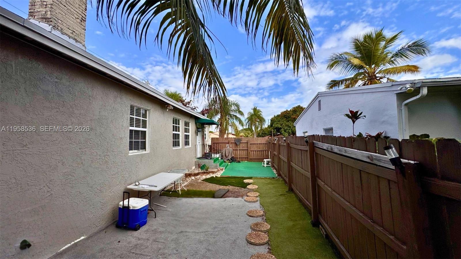 HOLLYWOOD PARK - Residential