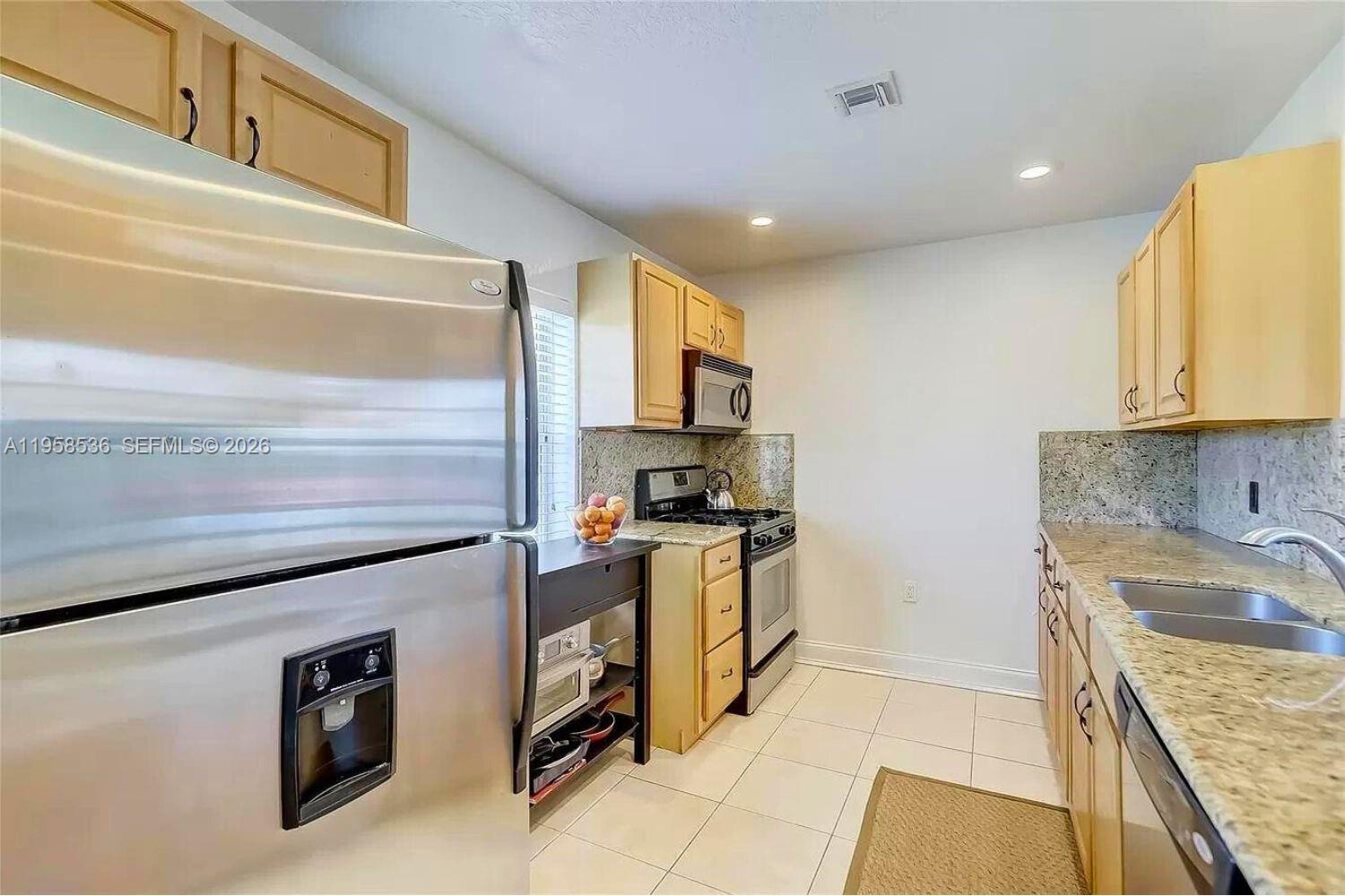 HOLLYWOOD PARK - Residential