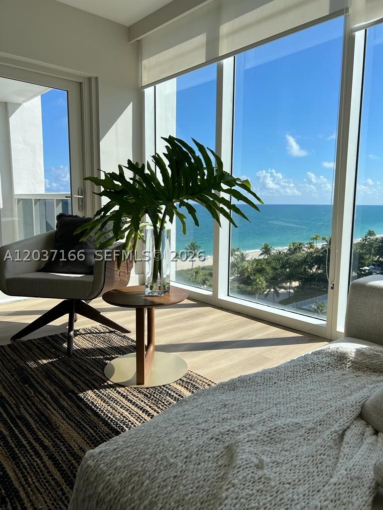 HARBOUR HOUSE - Residential