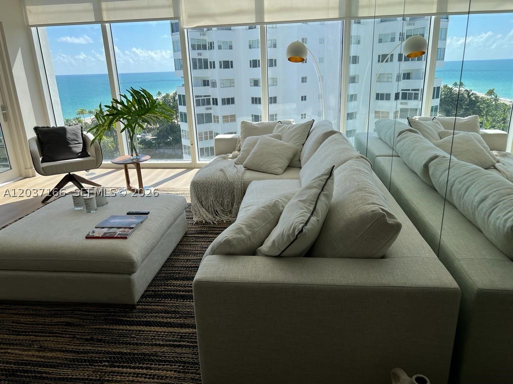 HARBOUR HOUSE - Residential