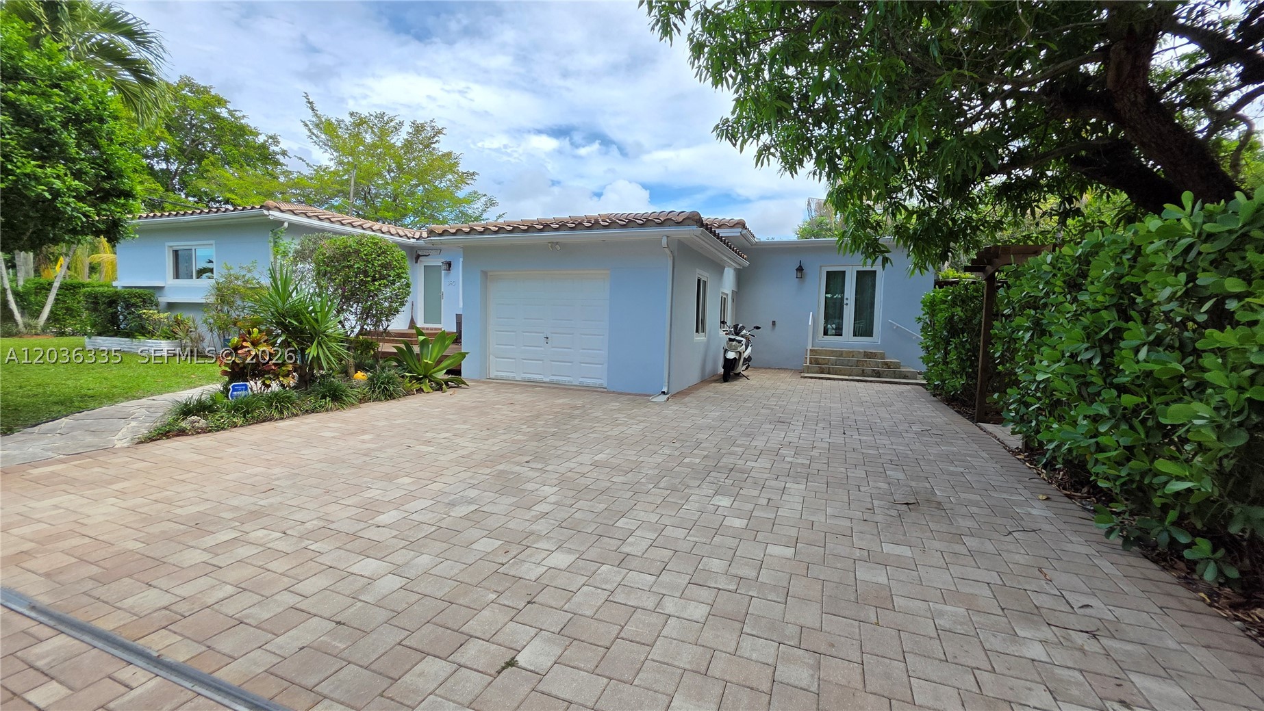 GRIFFING BISCAYNE PK EST - Residential Lease