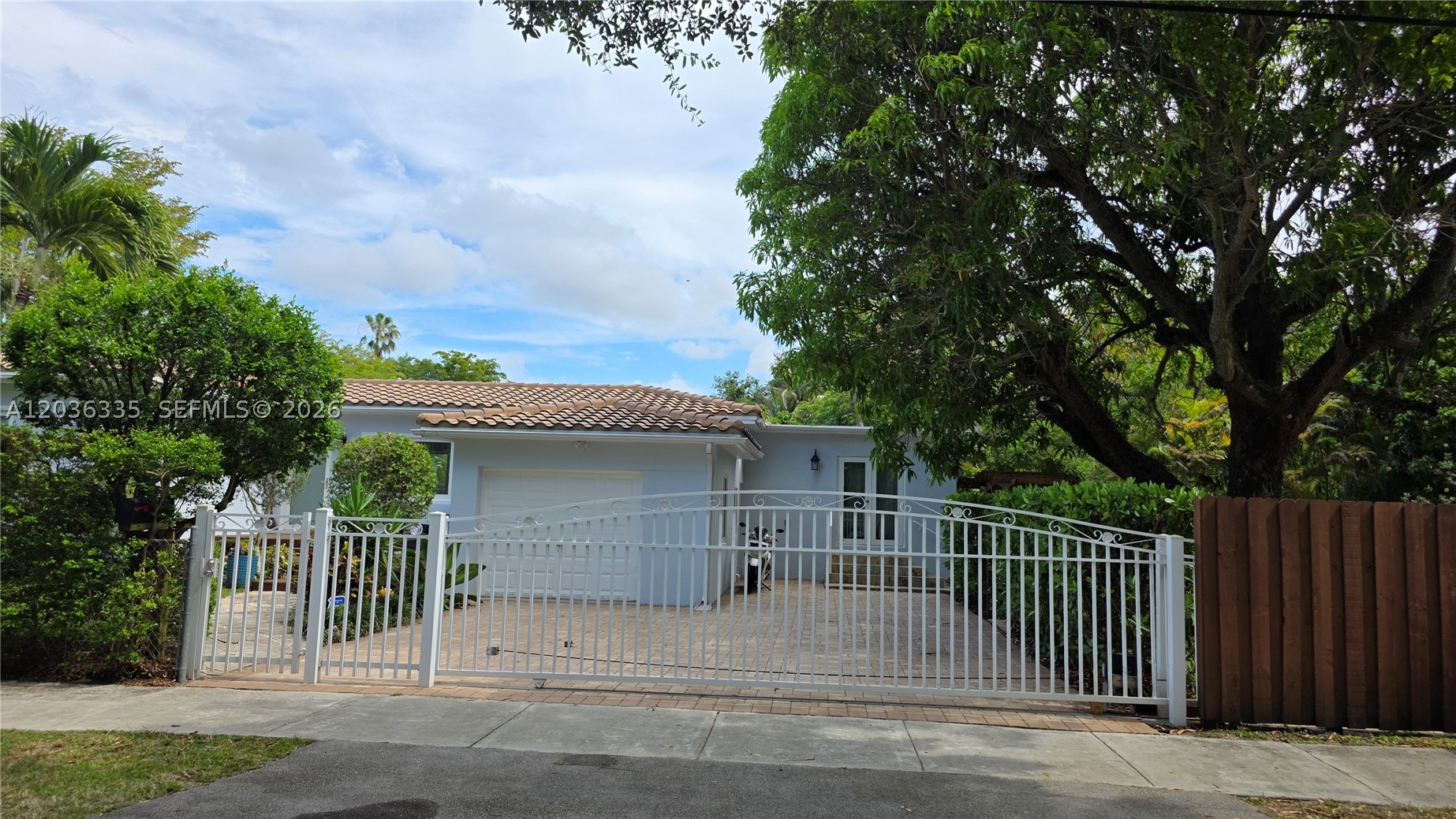 GRIFFING BISCAYNE PK EST - Residential Lease