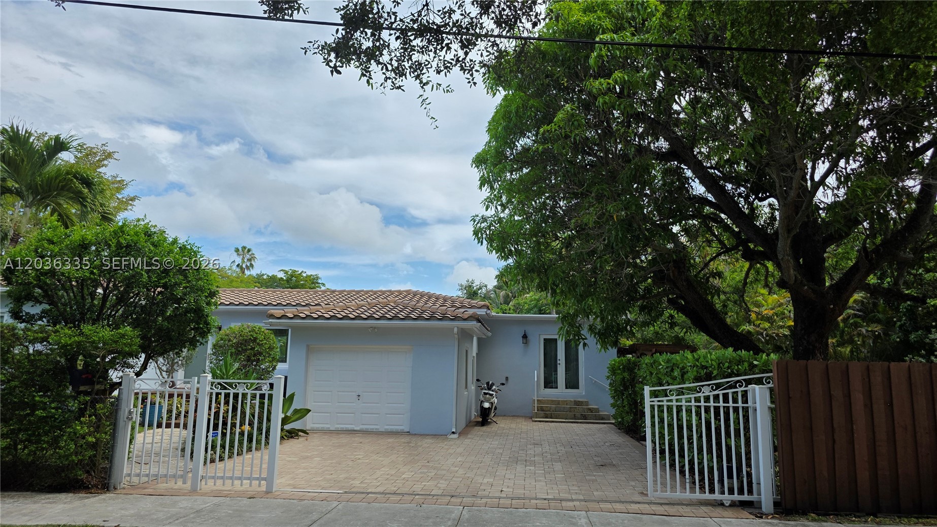 GRIFFING BISCAYNE PK EST - Residential Lease