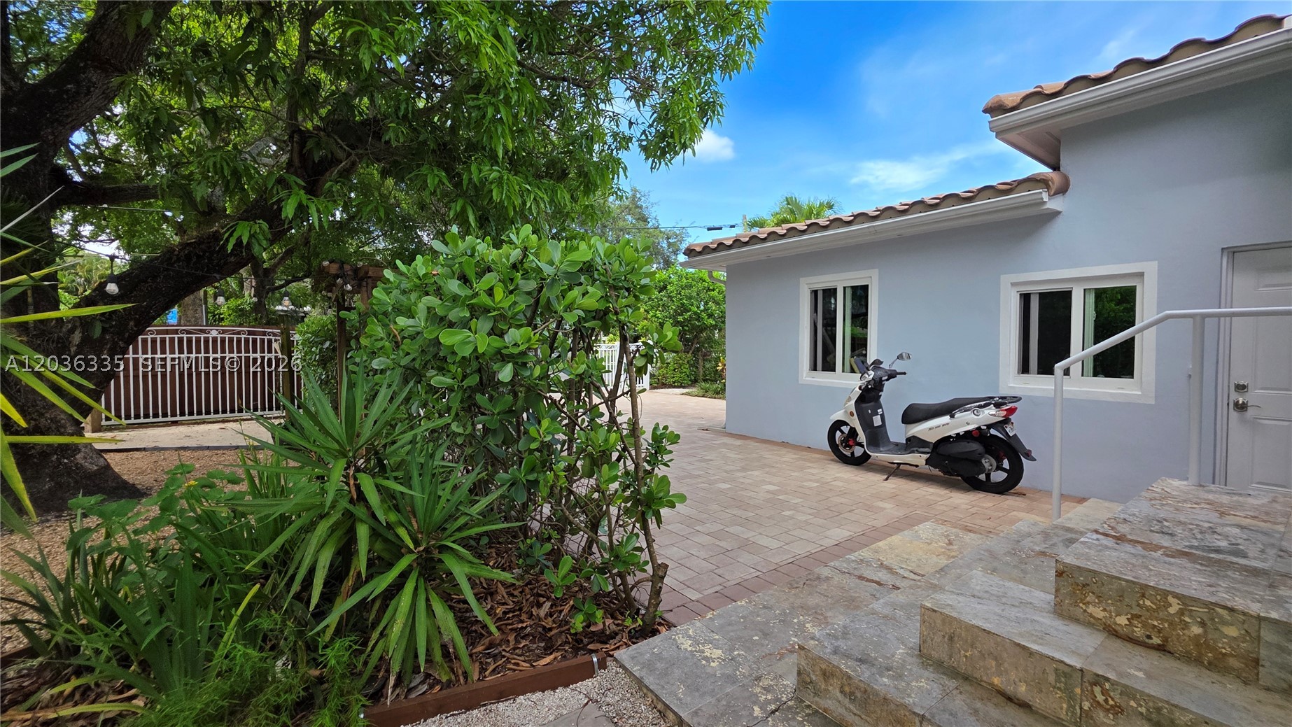 GRIFFING BISCAYNE PK EST - Residential Lease