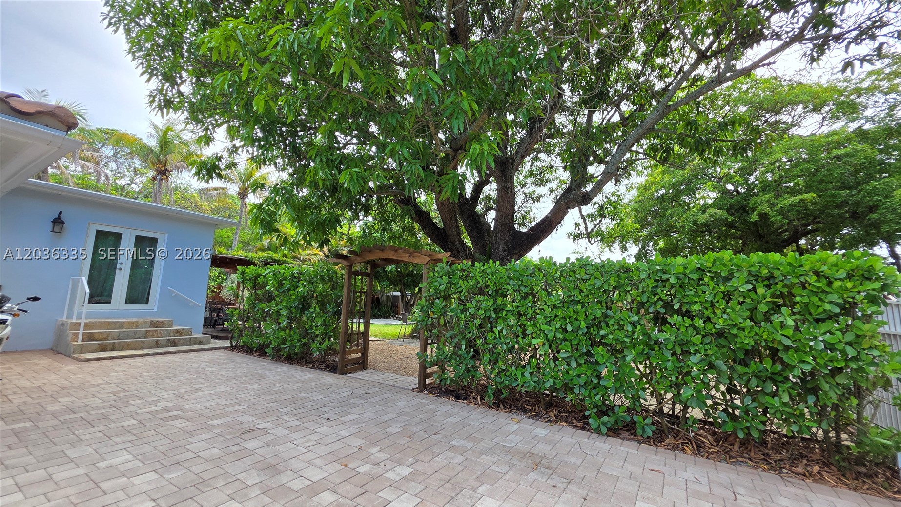GRIFFING BISCAYNE PK EST - Residential Lease