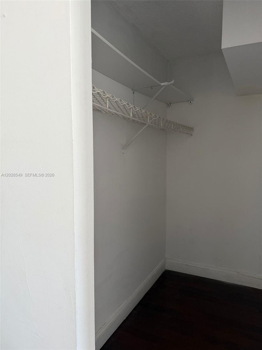 OCTAGON TOWERS I CONDO - Residential Lease