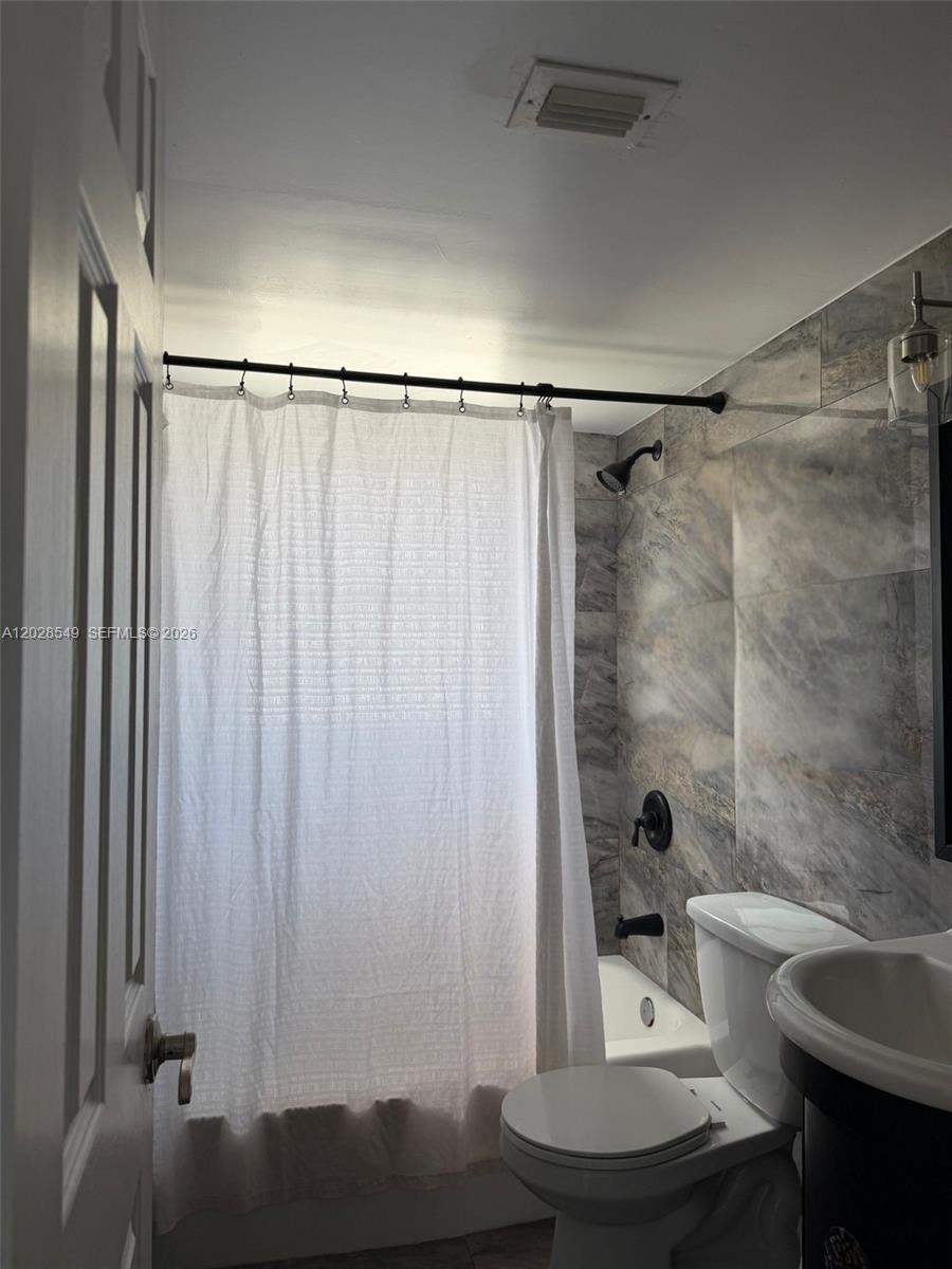 OCTAGON TOWERS I CONDO - Residential Lease