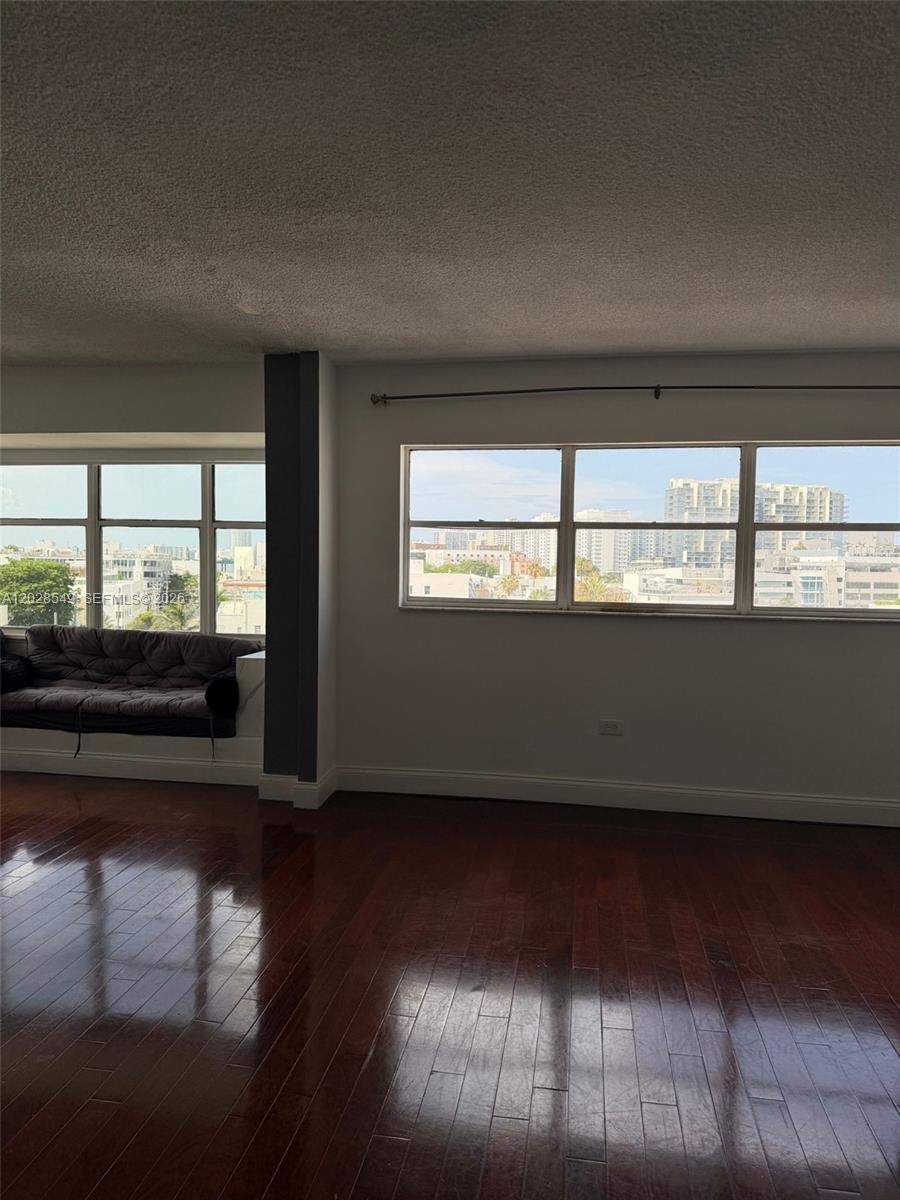 OCTAGON TOWERS I CONDO - Residential Lease