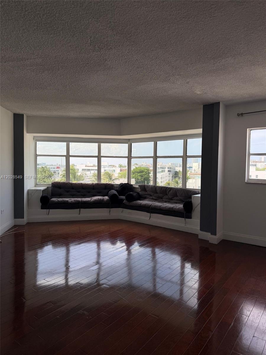 OCTAGON TOWERS I CONDO - Residential Lease