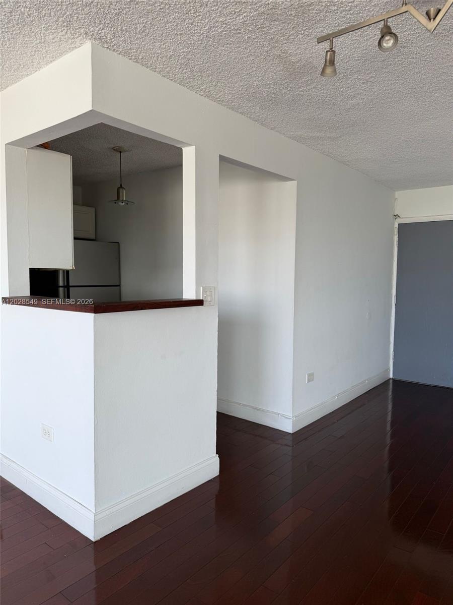 OCTAGON TOWERS I CONDO - Residential Lease