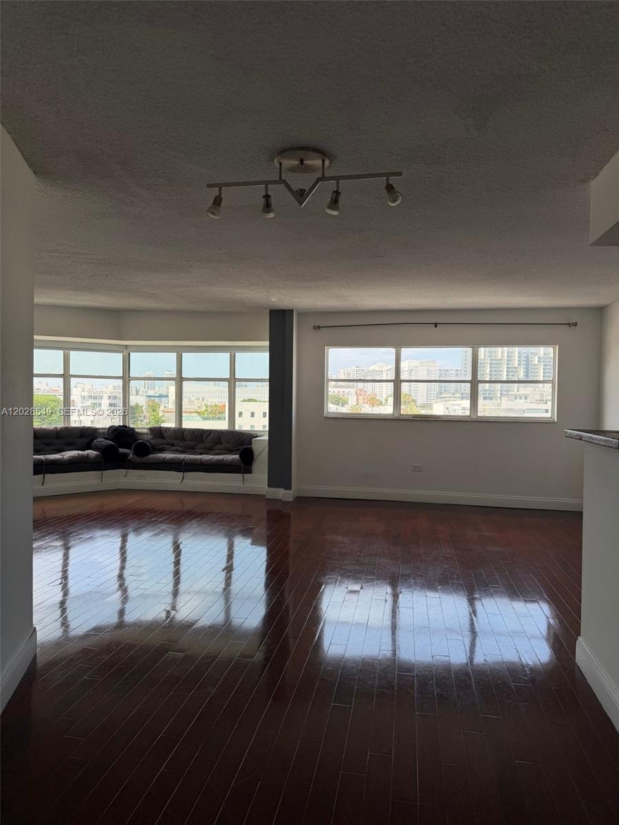 OCTAGON TOWERS I CONDO - Residential Lease