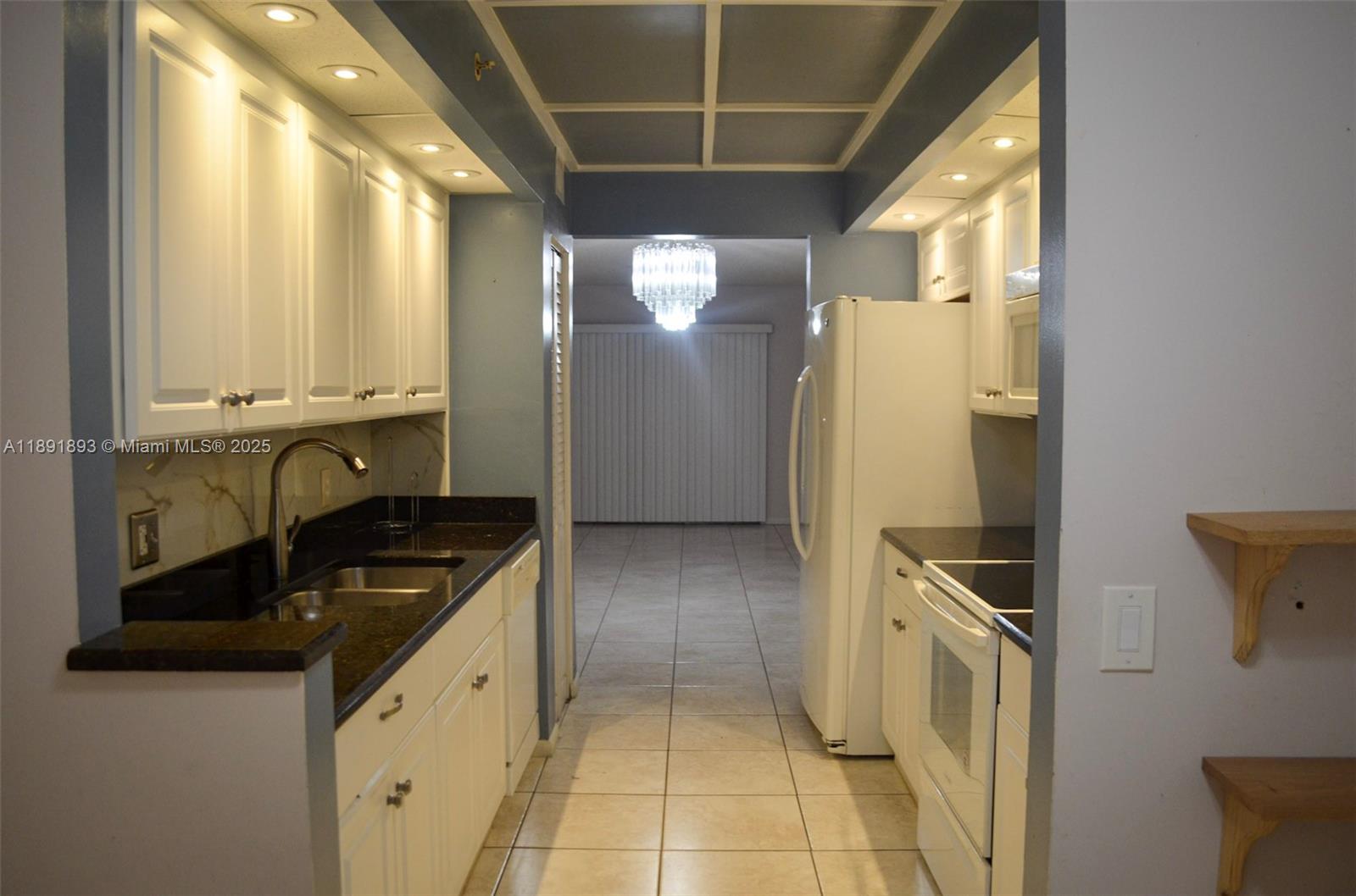 SUFFOLK AT CENTURY VILLAG - Residential