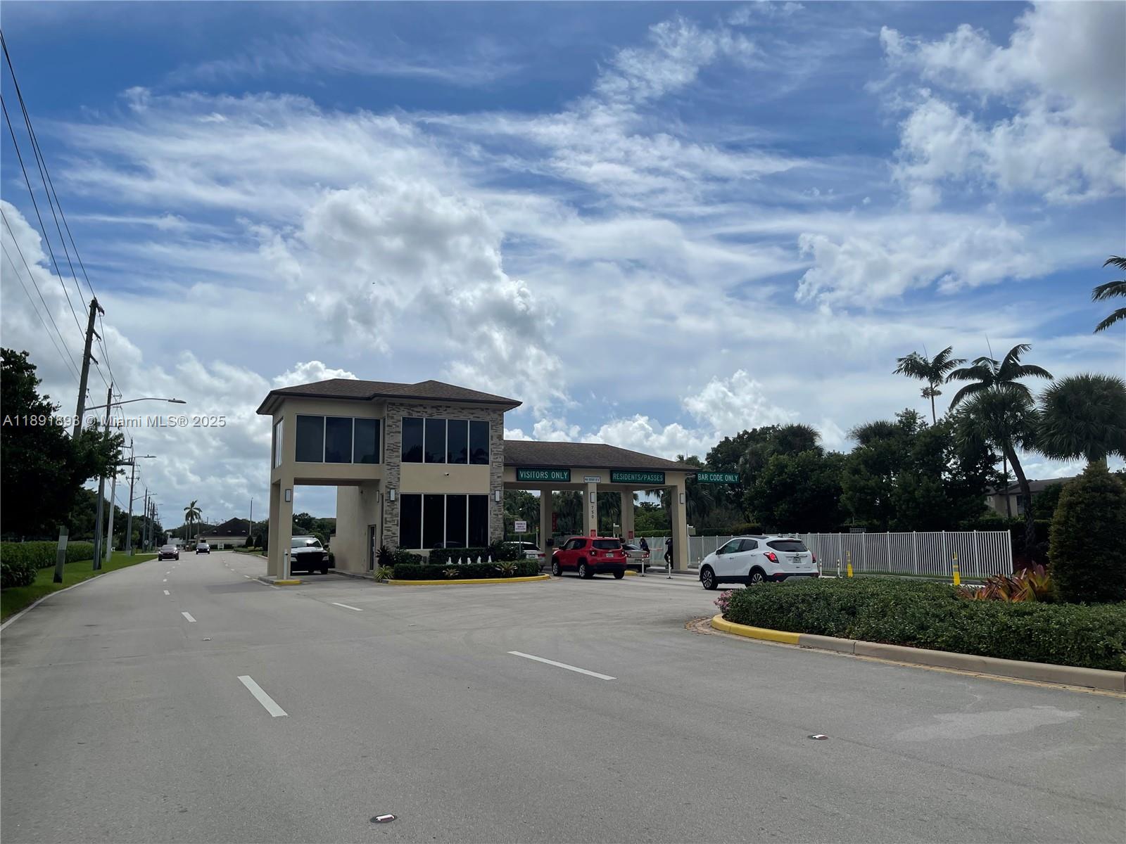 SUFFOLK AT CENTURY VILLAG - Residential