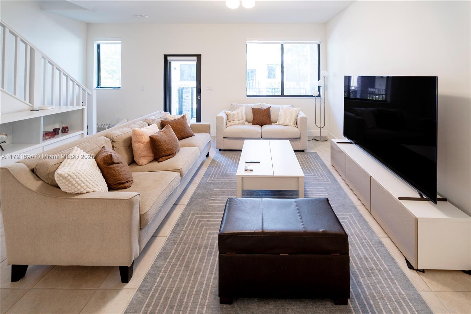 DOWNTOWN DORAL SOUTH PHAS - Residential