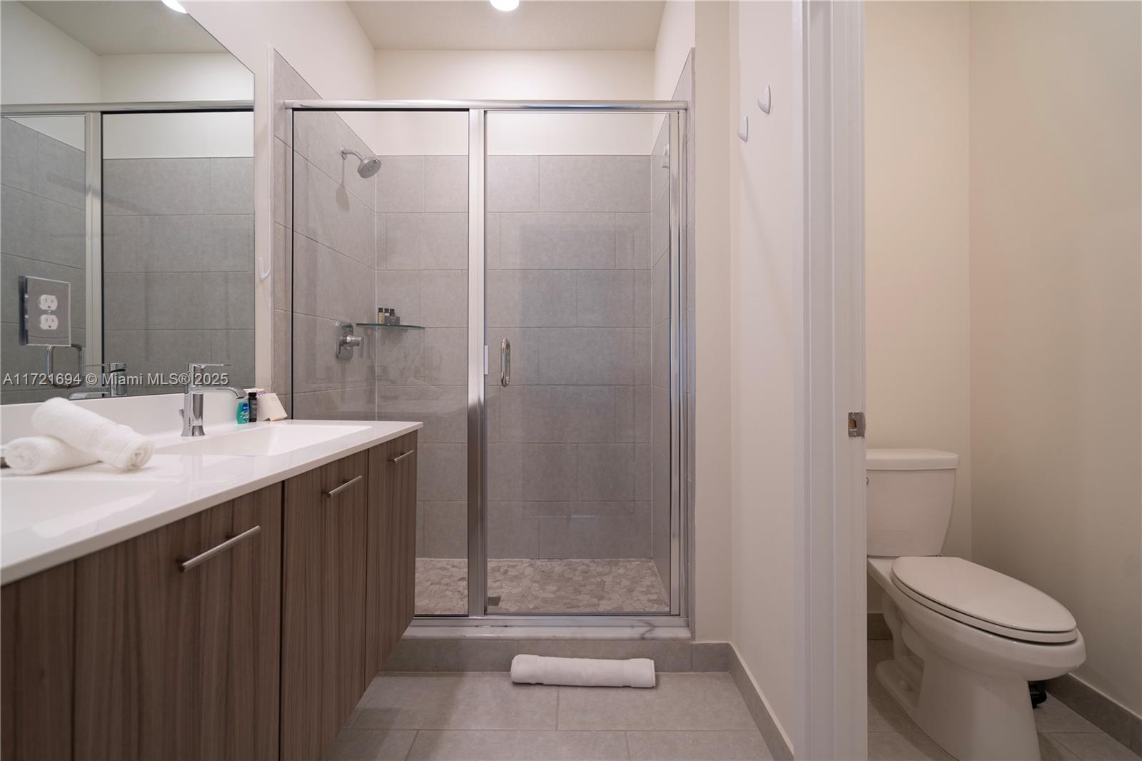 DOWNTOWN DORAL SOUTH PHAS - Residential