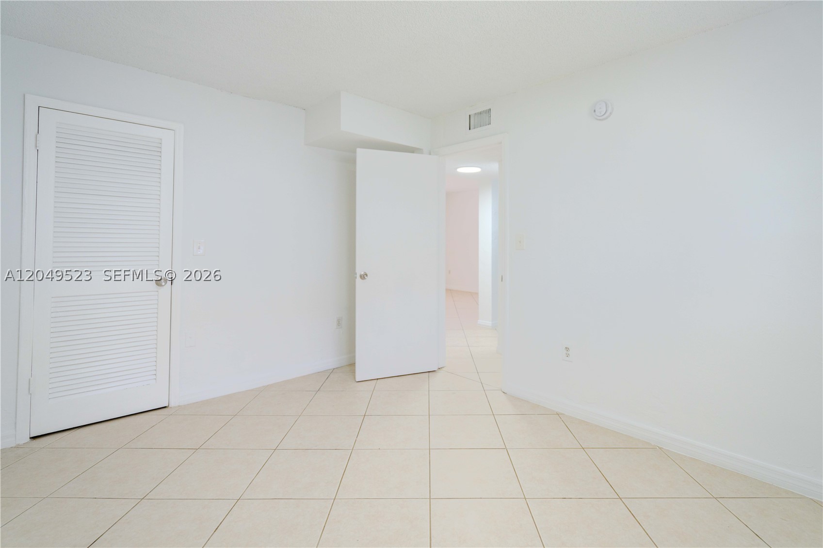 CHATEAU GROVE CONDO - Residential Lease