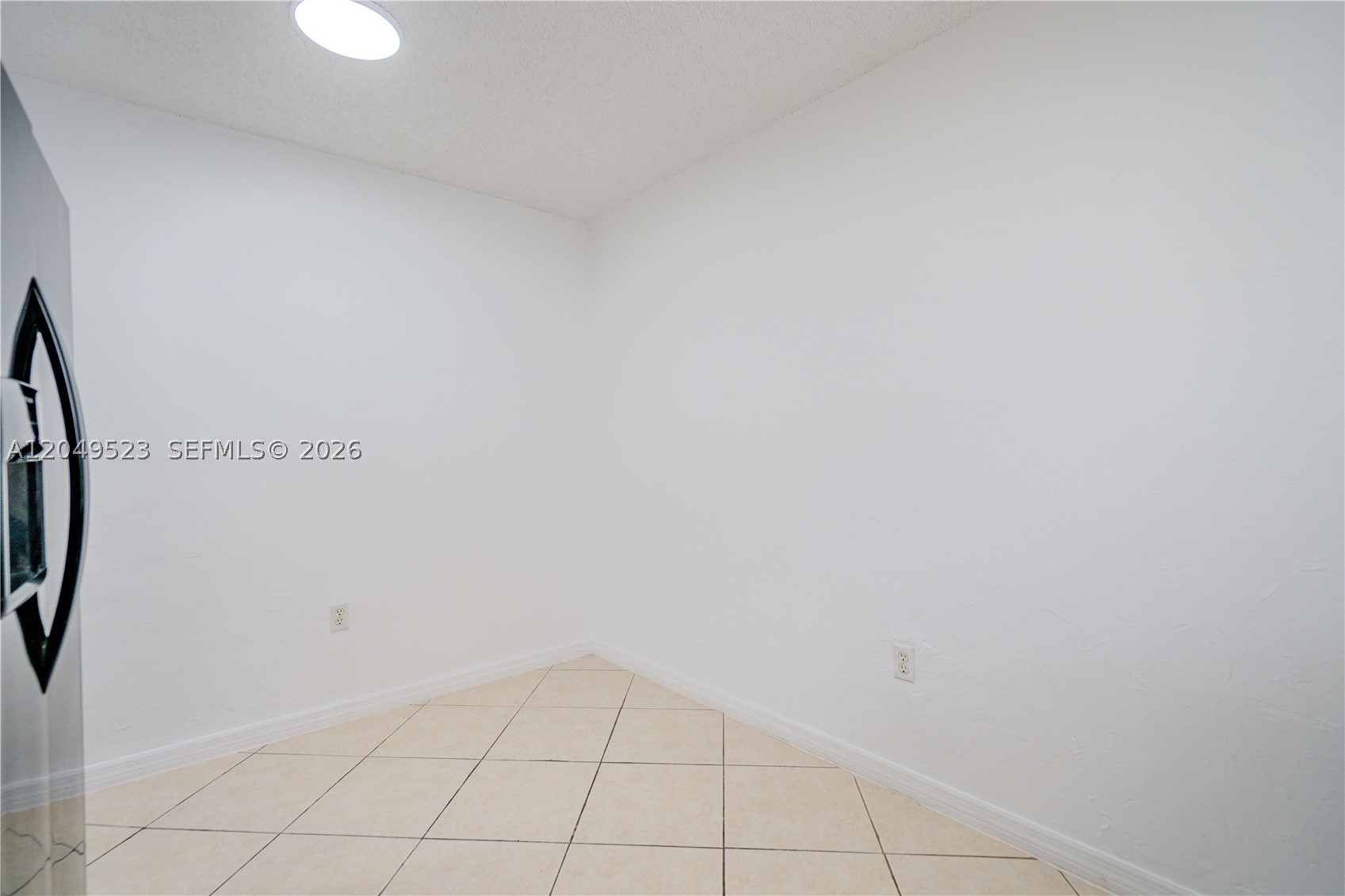 CHATEAU GROVE CONDO - Residential Lease