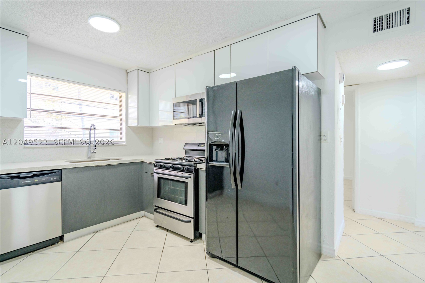 CHATEAU GROVE CONDO - Residential Lease