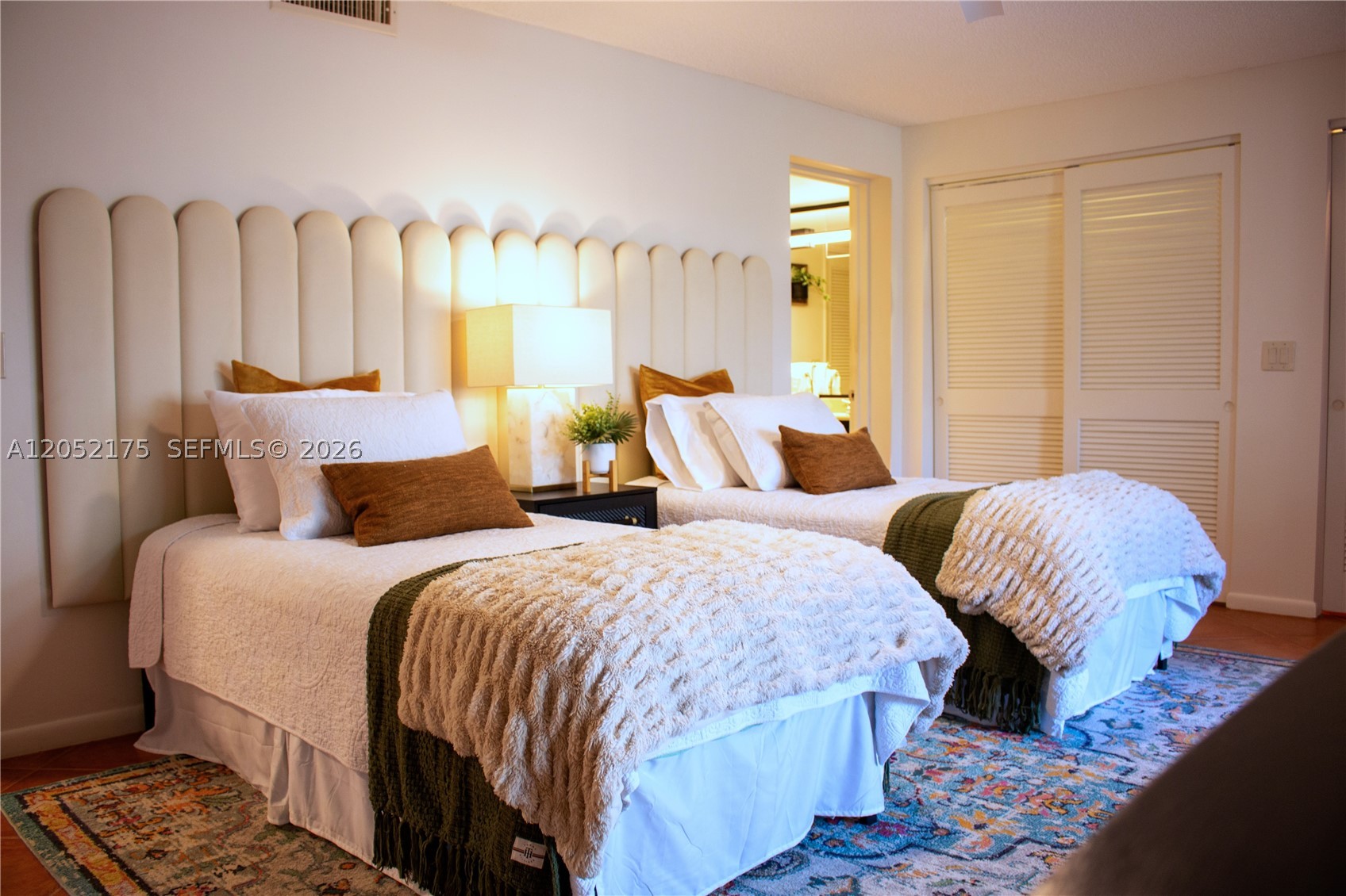 WINDWARD IV CONDOMINIUM - Residential