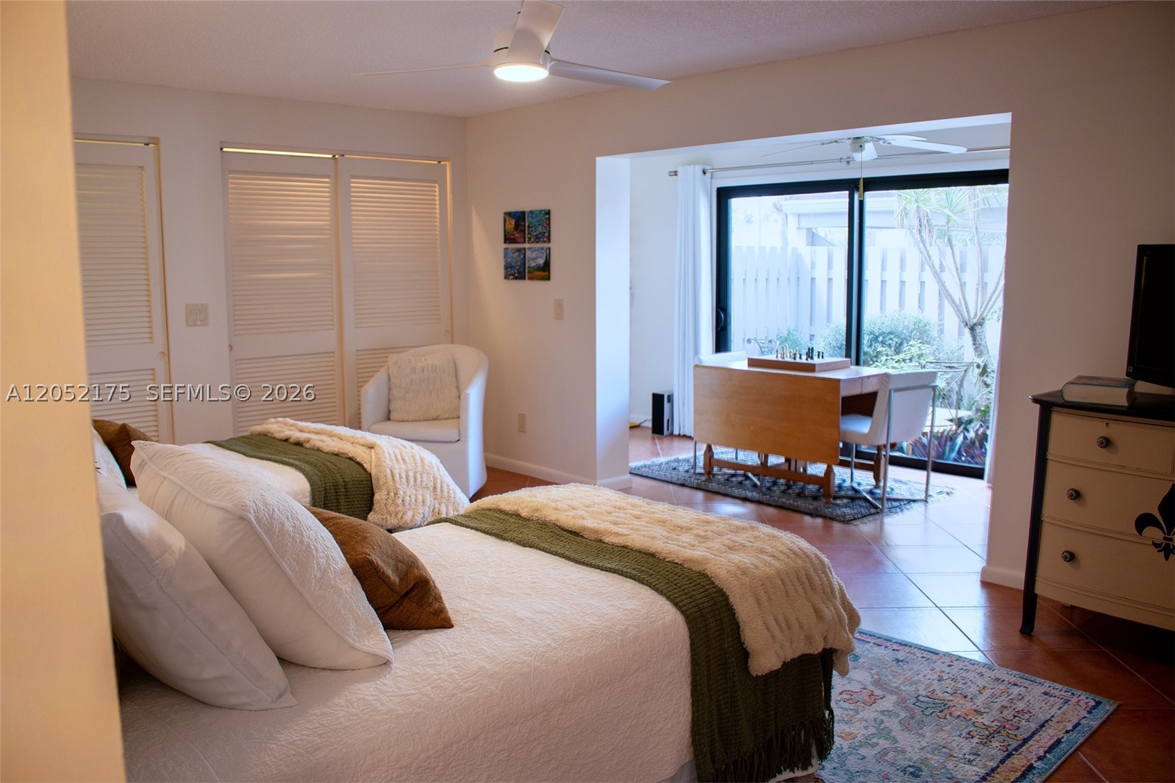 WINDWARD IV CONDOMINIUM - Residential