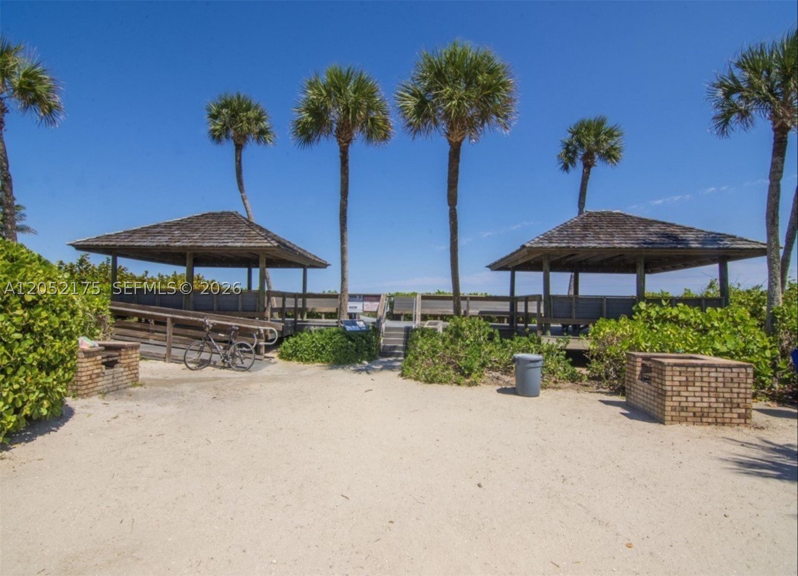 WINDWARD IV CONDOMINIUM - Residential