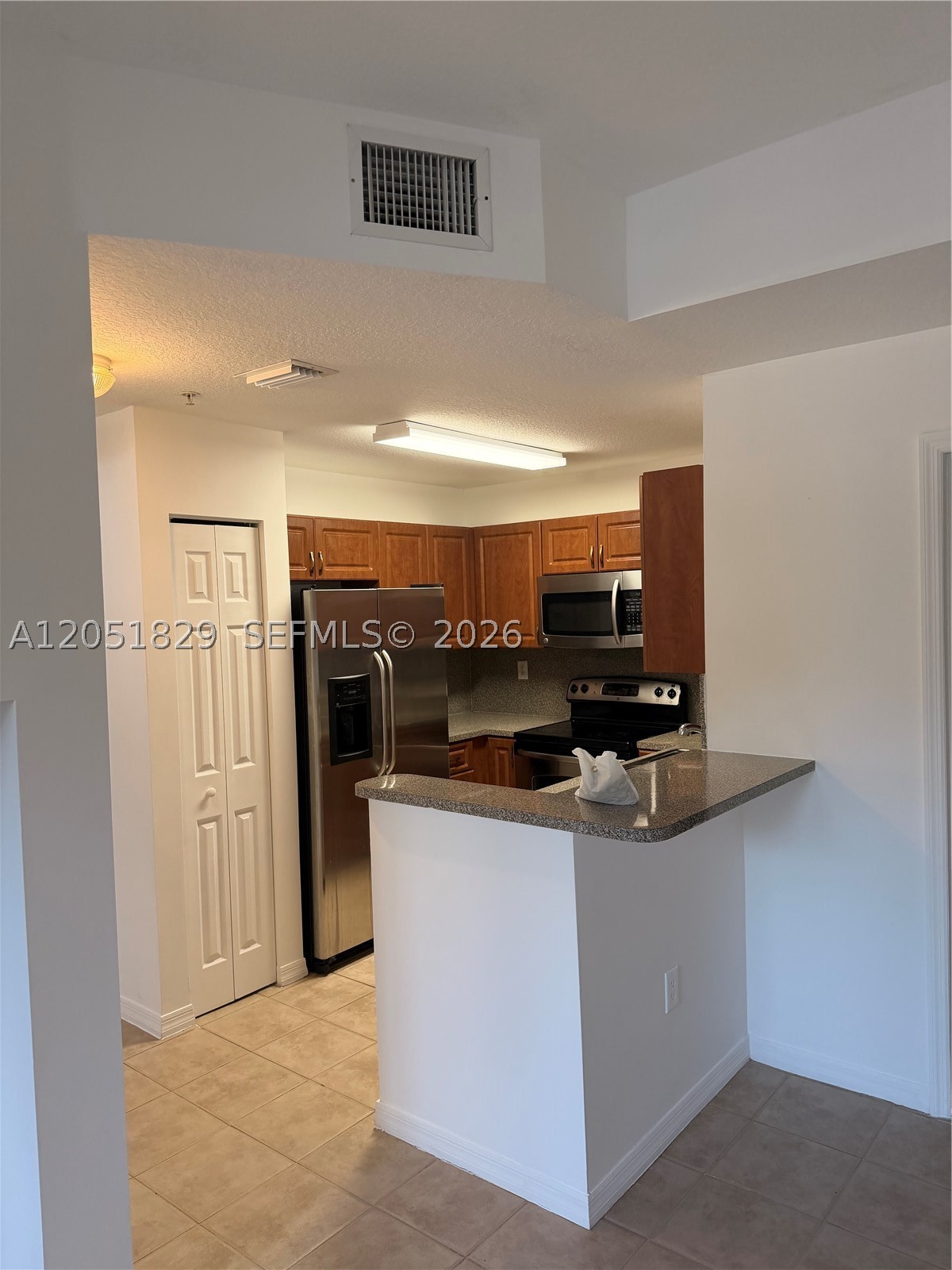 Pembroke Cay - Residential Lease