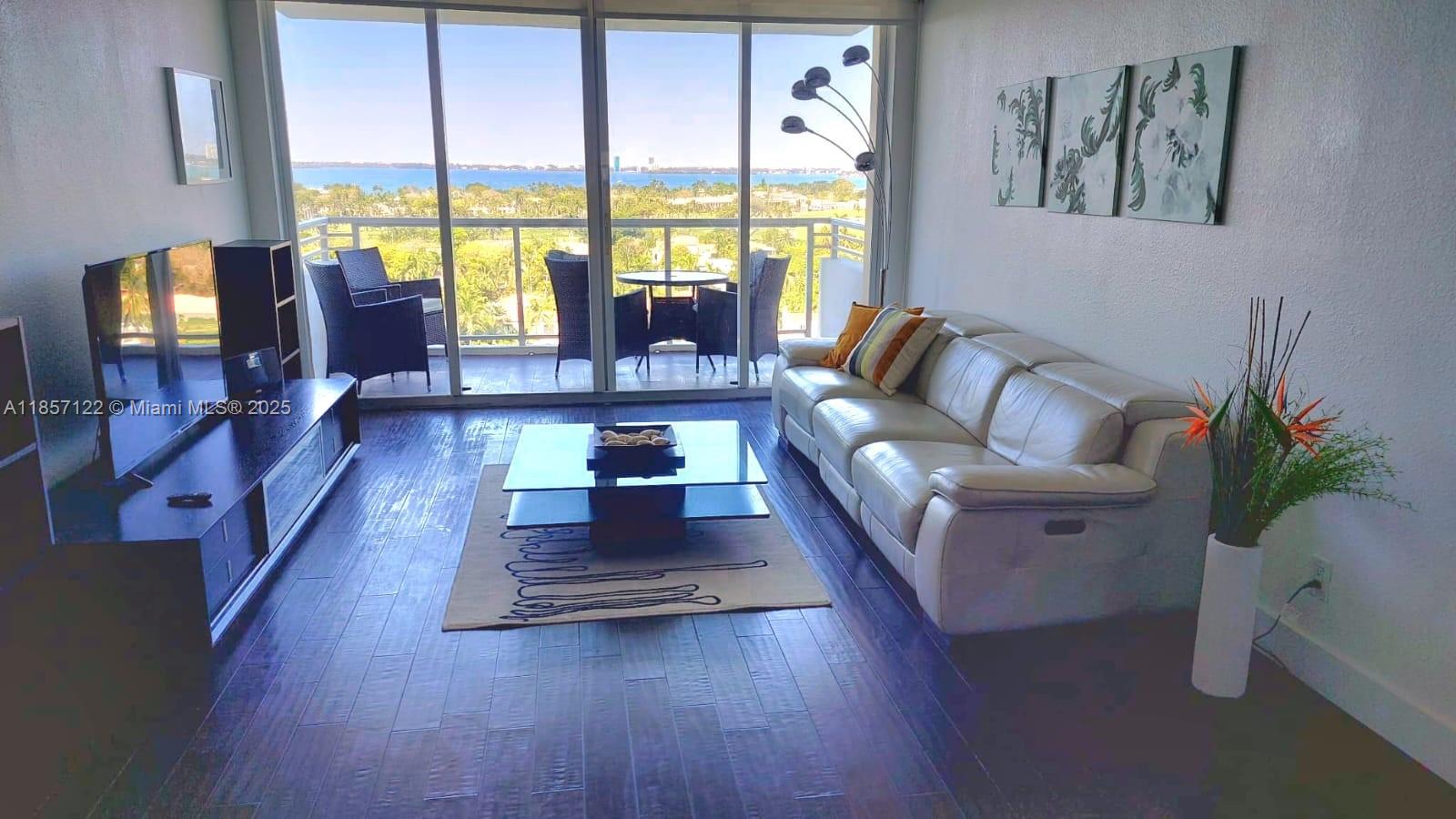 5600 CONDO - Residential