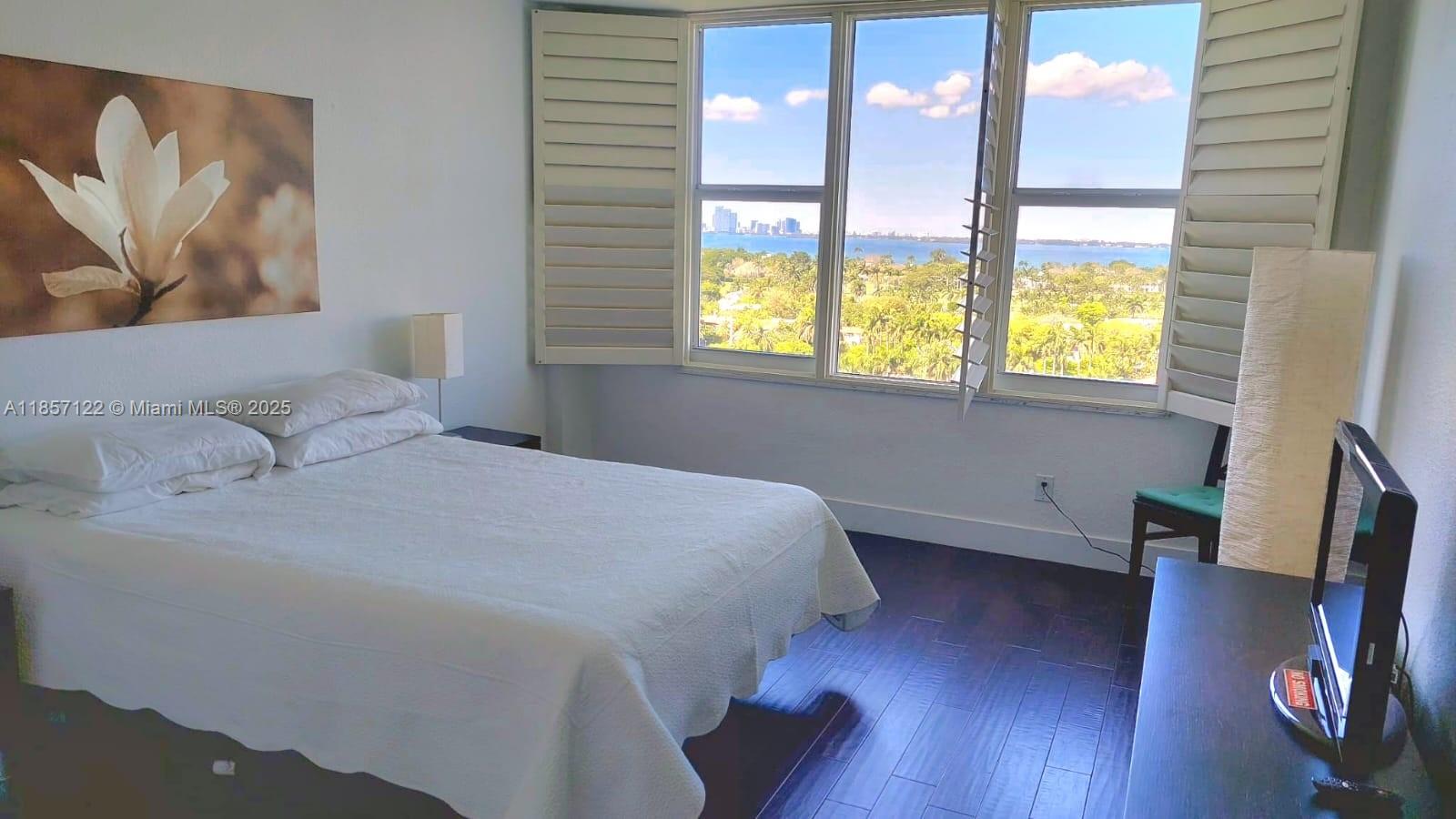 5600 CONDO - Residential