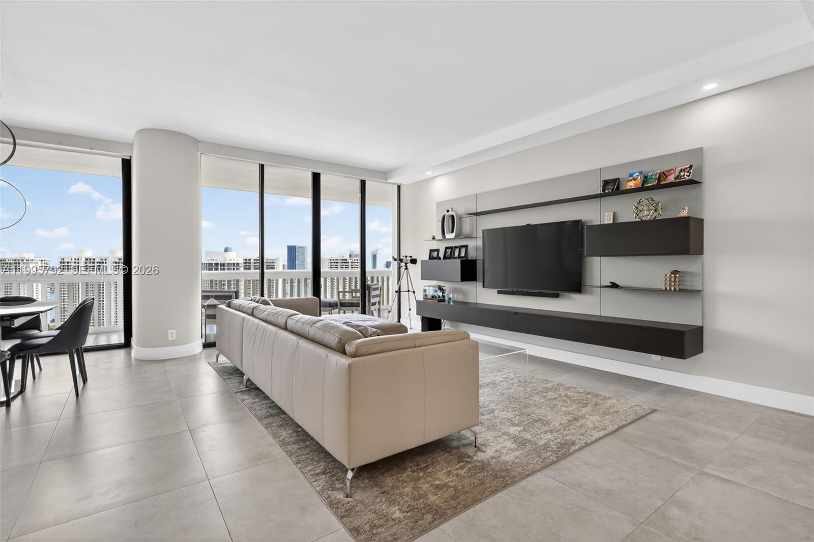 WILLIAMS ISLAND - Residential