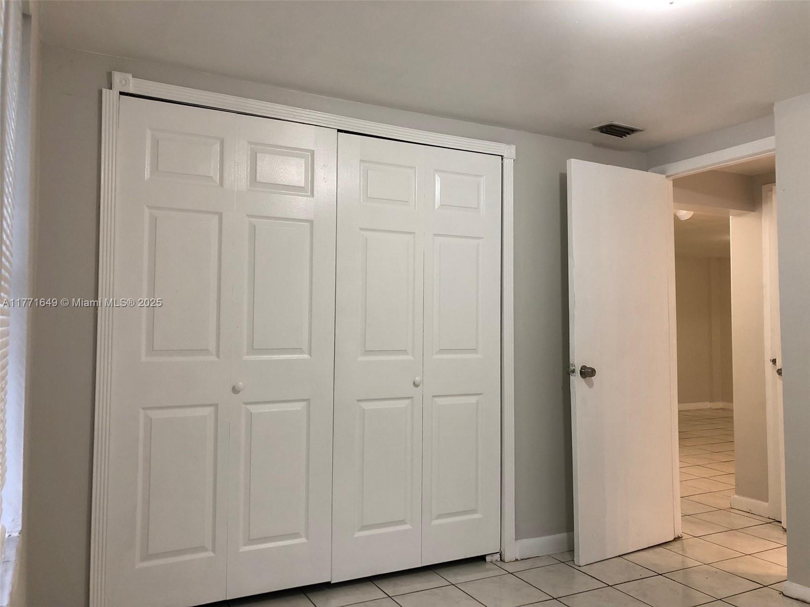 ROSELAWN HEIGHTS - Residential Lease
