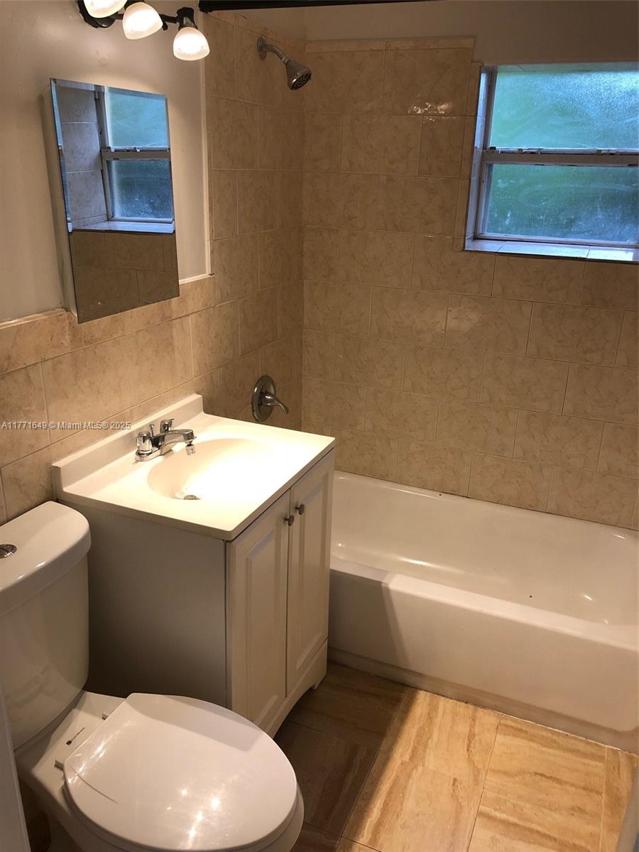ROSELAWN HEIGHTS - Residential Lease